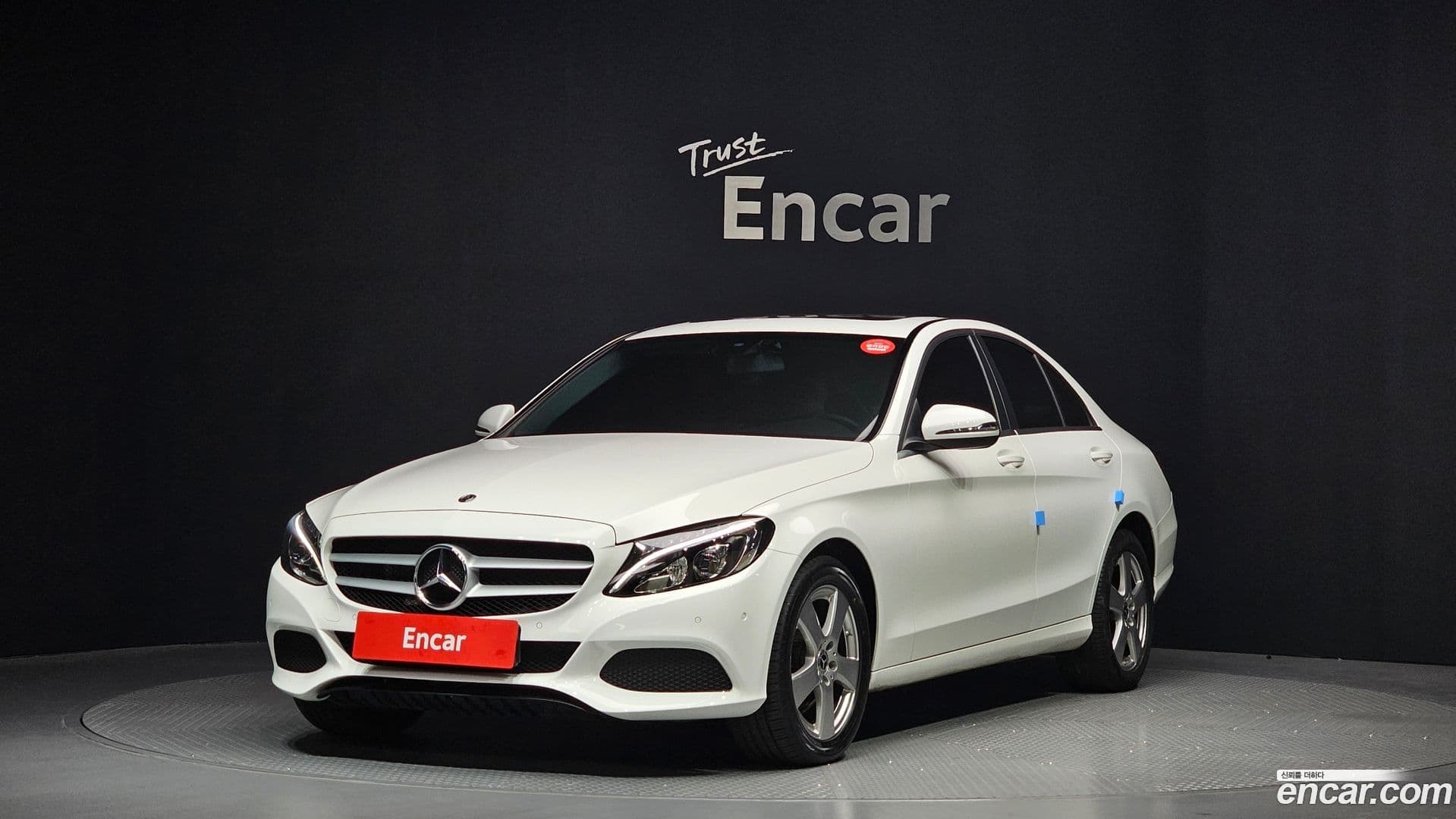 Main__Slider__Photo:C-Class Mercedes-Benz 2017.10-0