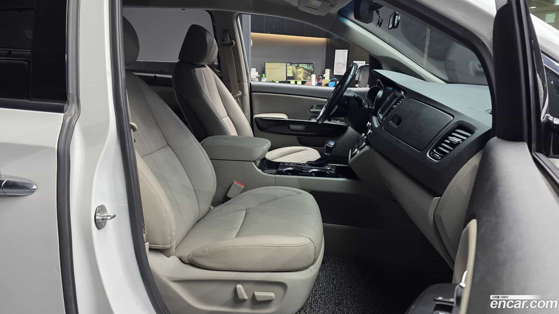 Canival Kia 2018.9-OPTION-015