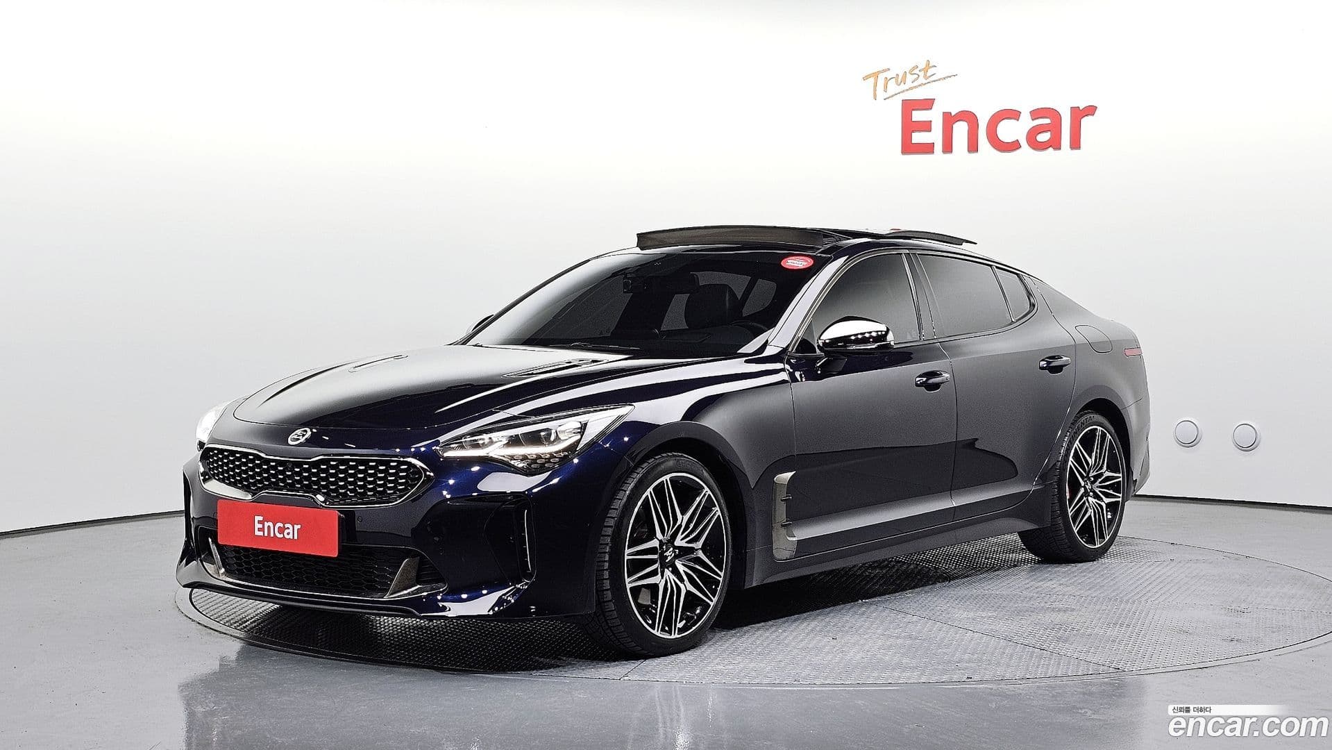 Main__Slider__Photo:Stinger Kia 2018.4-0
