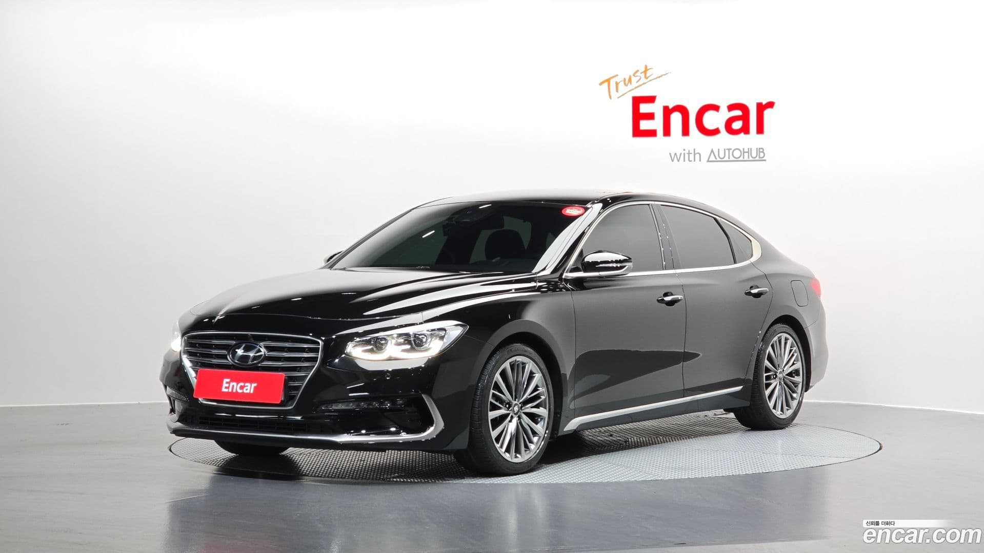 Main__Slider__Photo:Grandeur Hyundai 2018.10-0