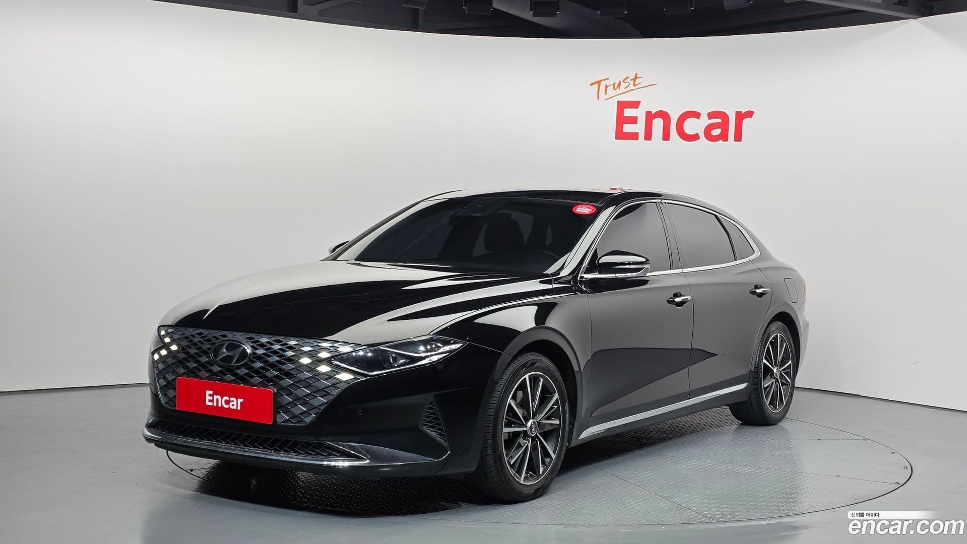 Main__Slider__Photo:Grandeur Hyundai 2021.1-0