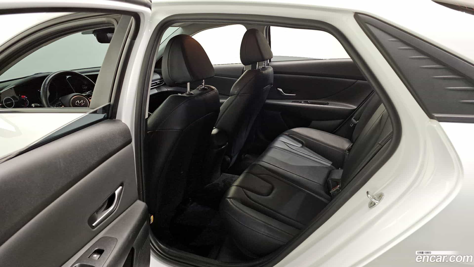 AVANTE Hyundai 2021.7-OPTION-015