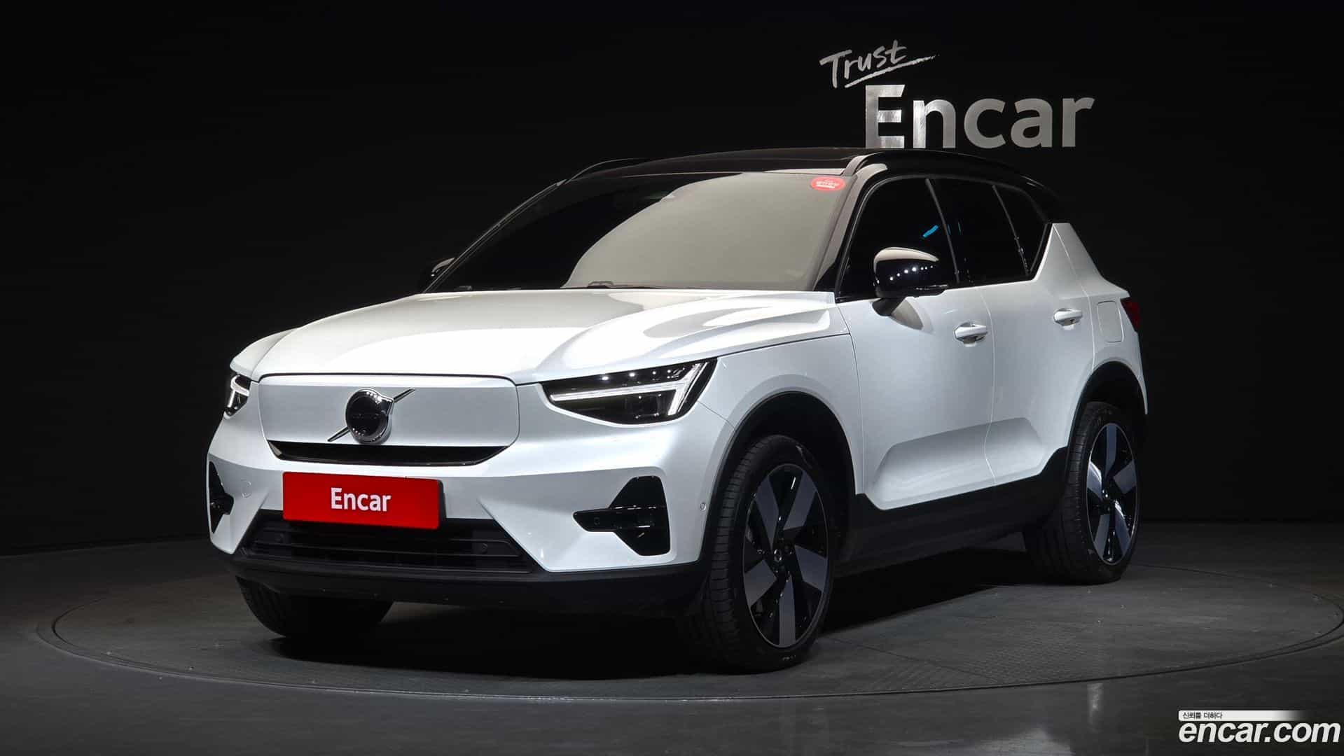 XC40 Volvo 2024.10-OUTER-001