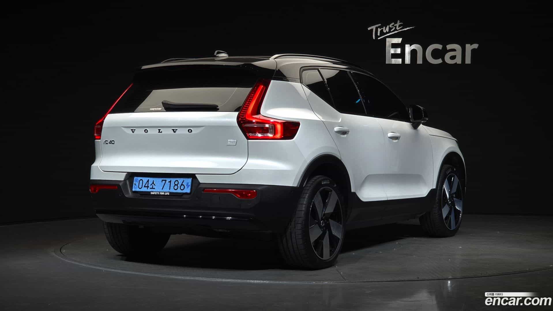 XC40 Volvo 2024.10-OUTER-002