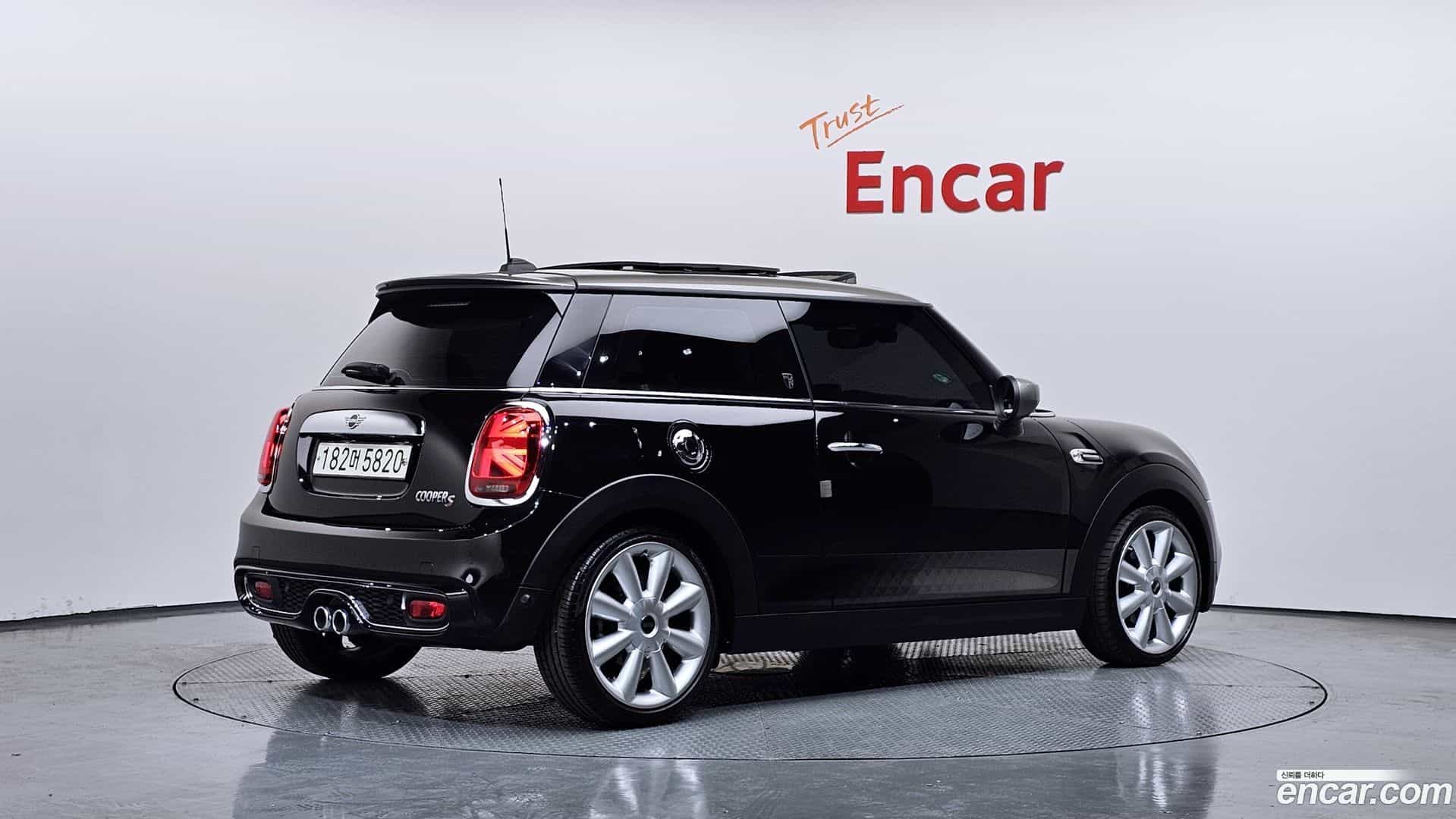 Cooper Mini 2020.11-OUTER-002