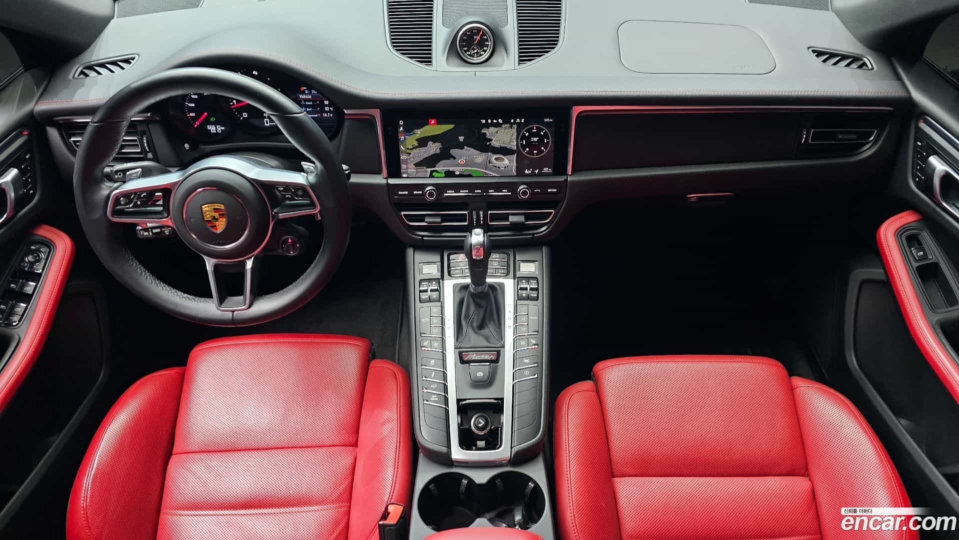 Macan Porsche 2021.6-INNER-007