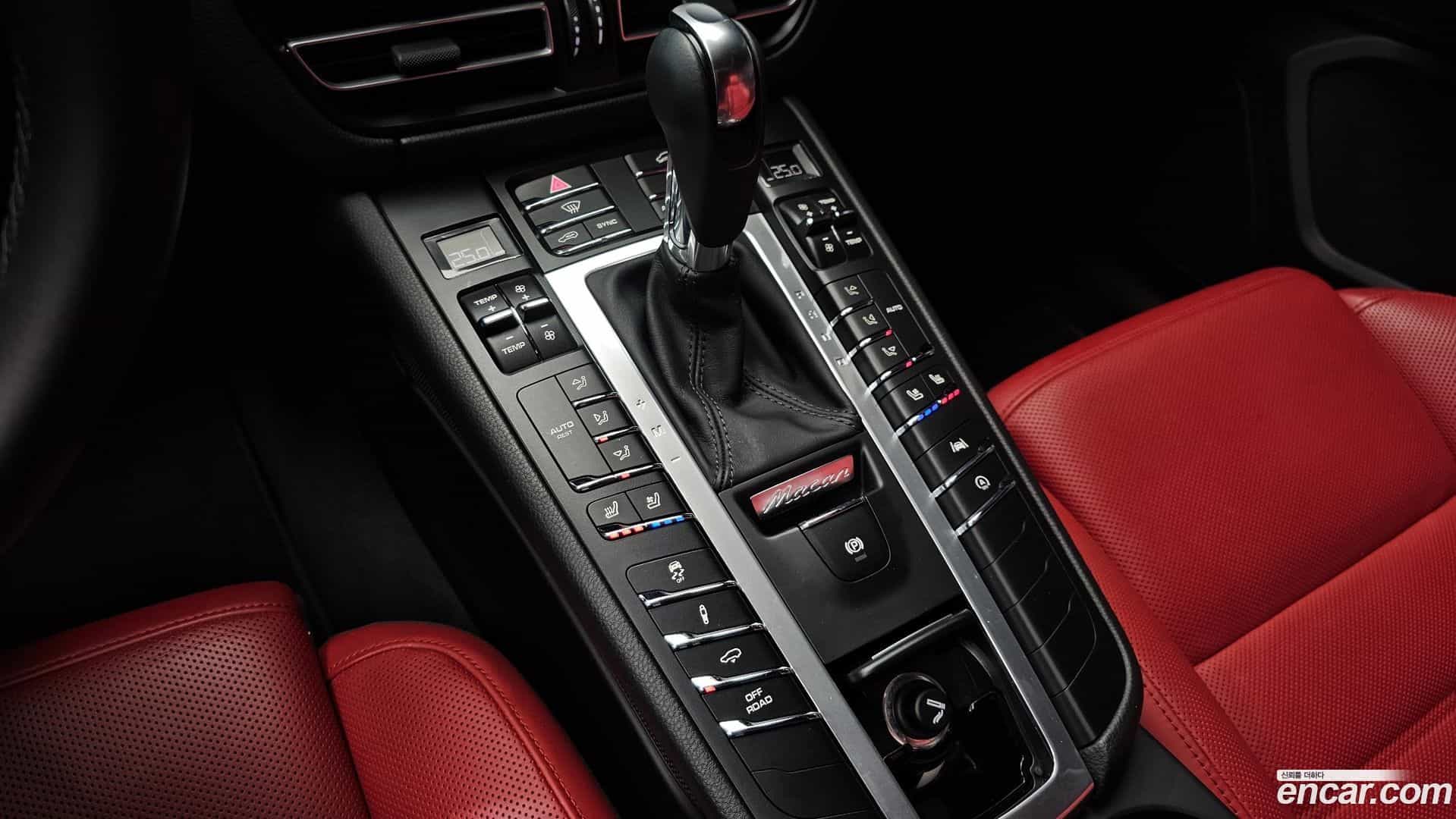 Macan Porsche 2021.6-INNER-009