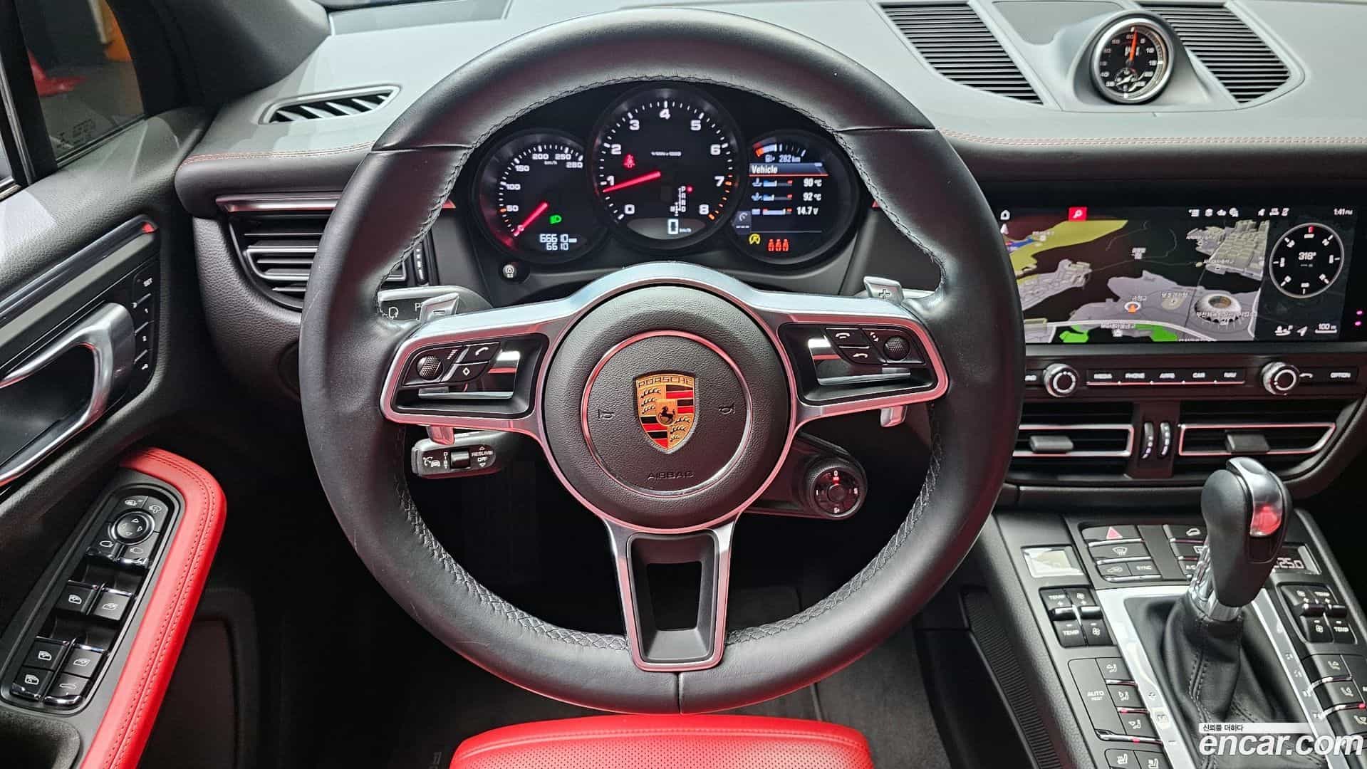 Macan Porsche 2021.6-OPTION-017