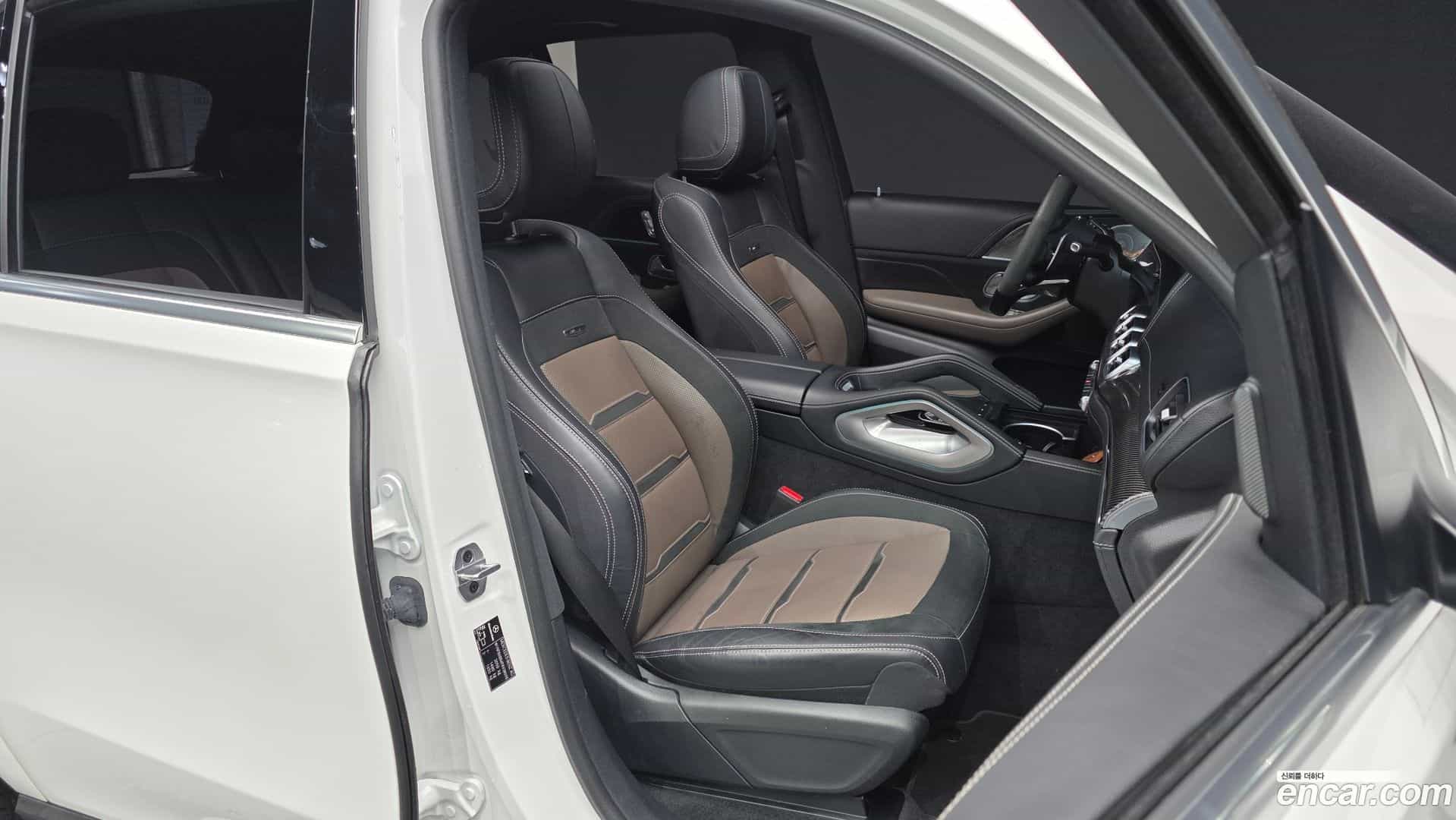 GLE-Class Mercedes-Benz 2023.4-INNER-010