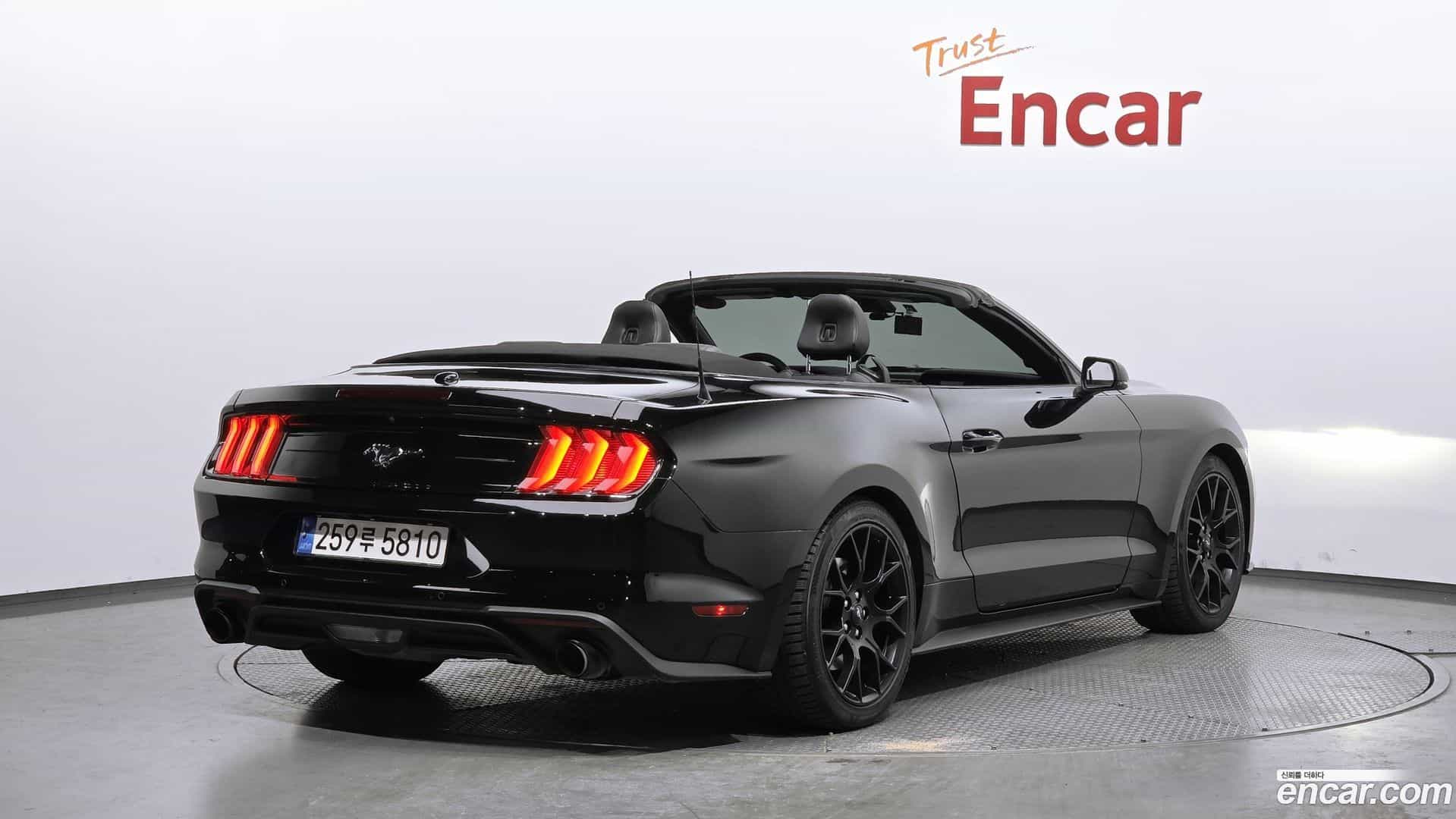 Mustang Ford 2018.3-OUTER-002