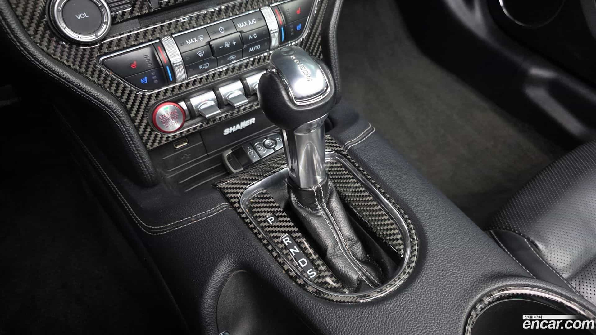 Mustang Ford 2018.3-INNER-009