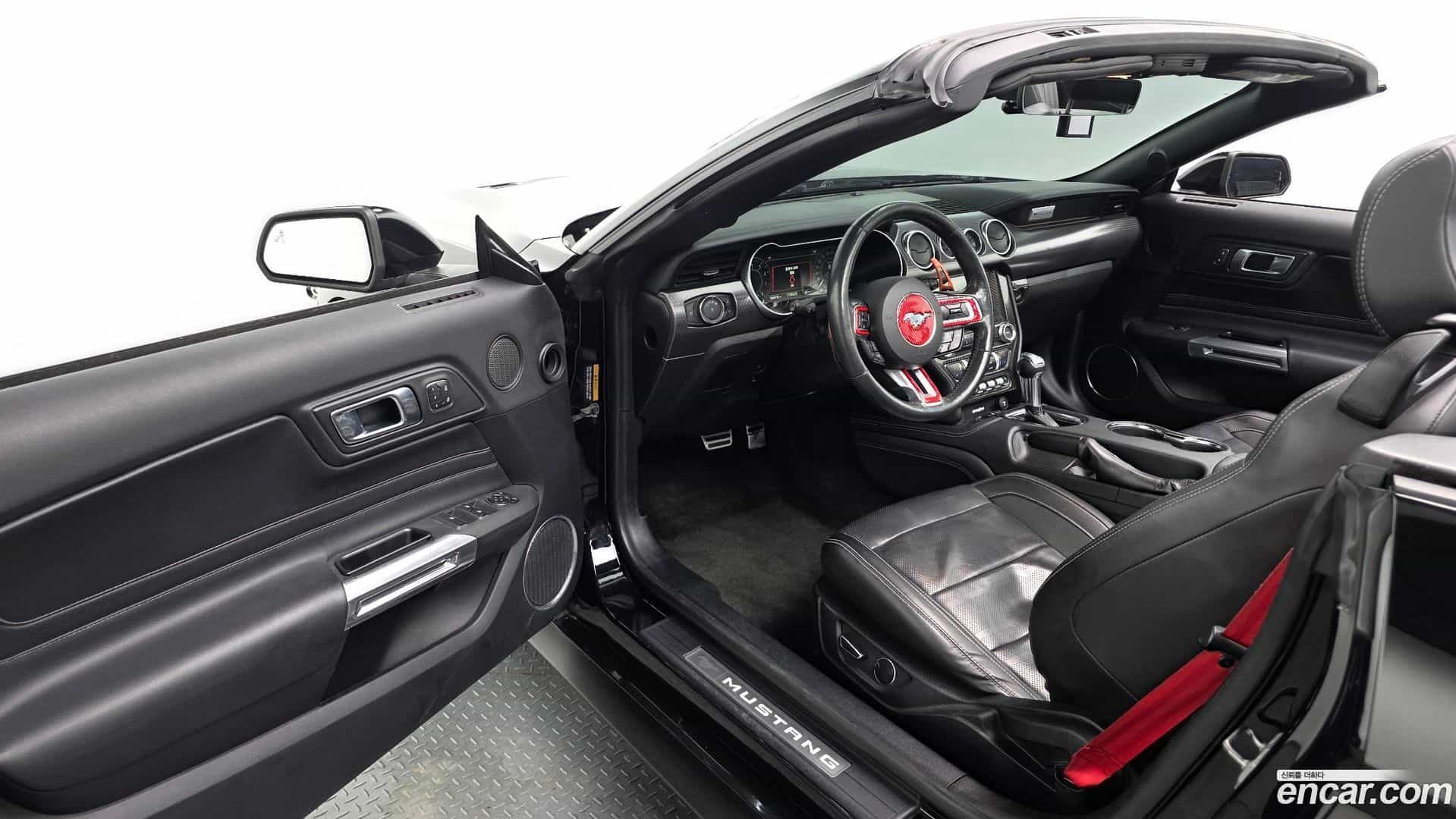 Mustang Ford 2018.3-OPTION-015
