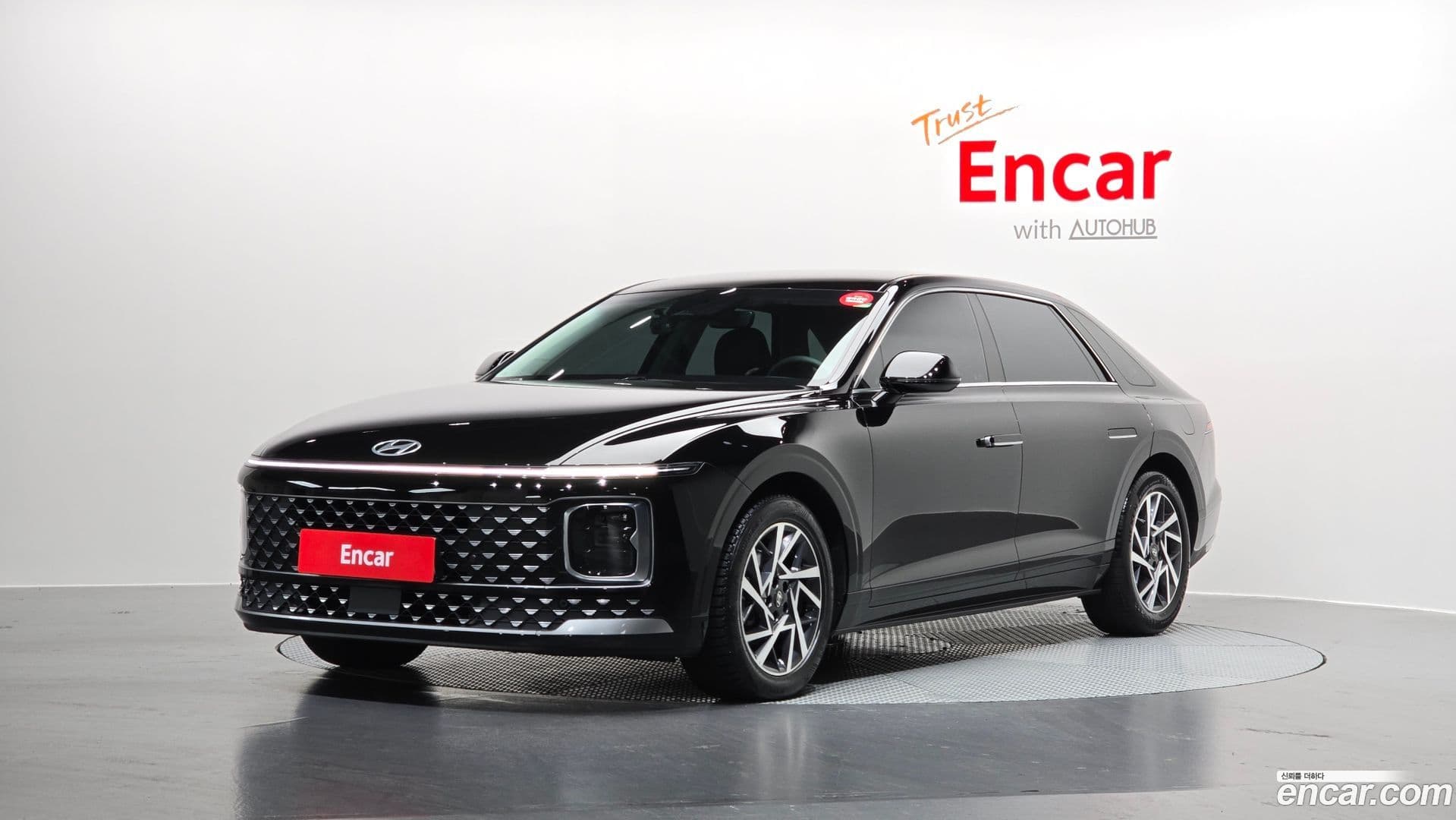 Main__Slider__Photo:Grandeur Hyundai 2023.1-0