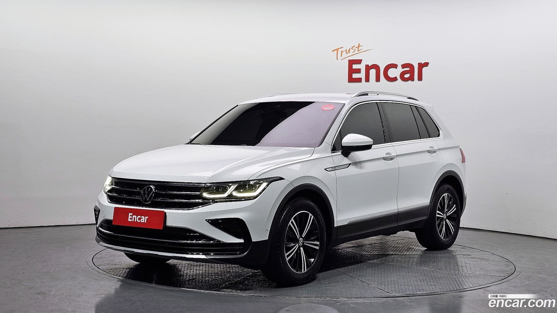 Main__Slider__Photo:Tiguan Volkswagen 2022.11-0