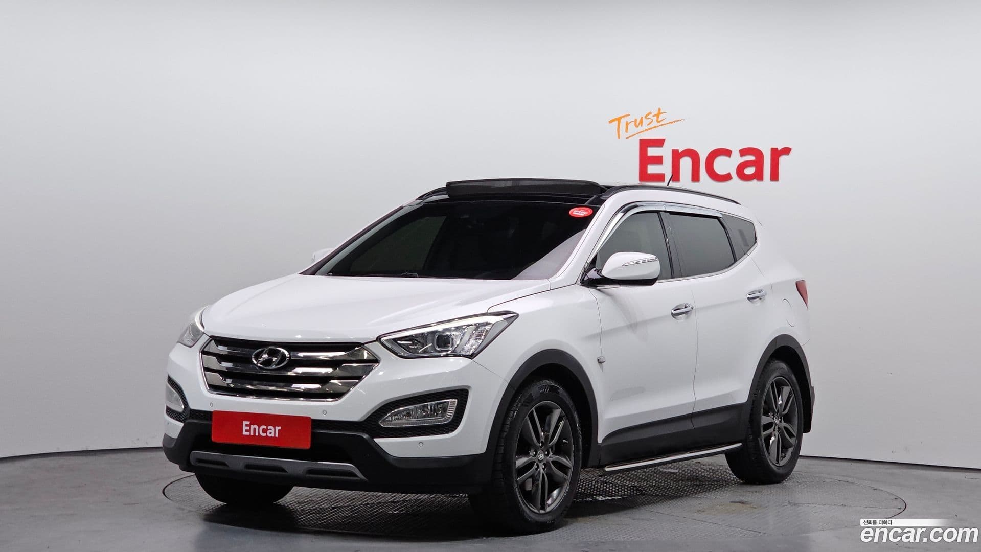 Main__Slider__Photo:Santafe Hyundai 2014.1-0