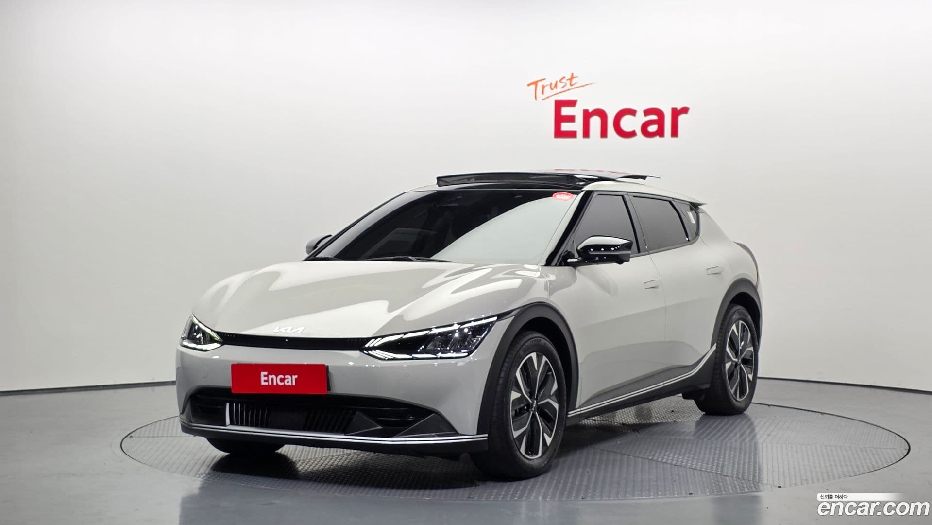 Main__Slider__Photo:EV6 Kia 2021.11-0