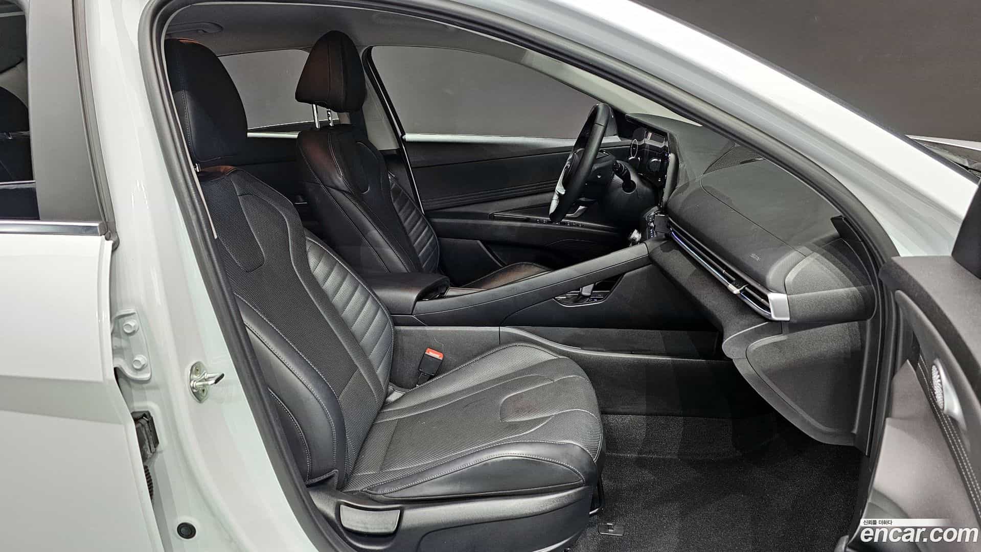 AVANTE Hyundai 2022.0-INNER-010