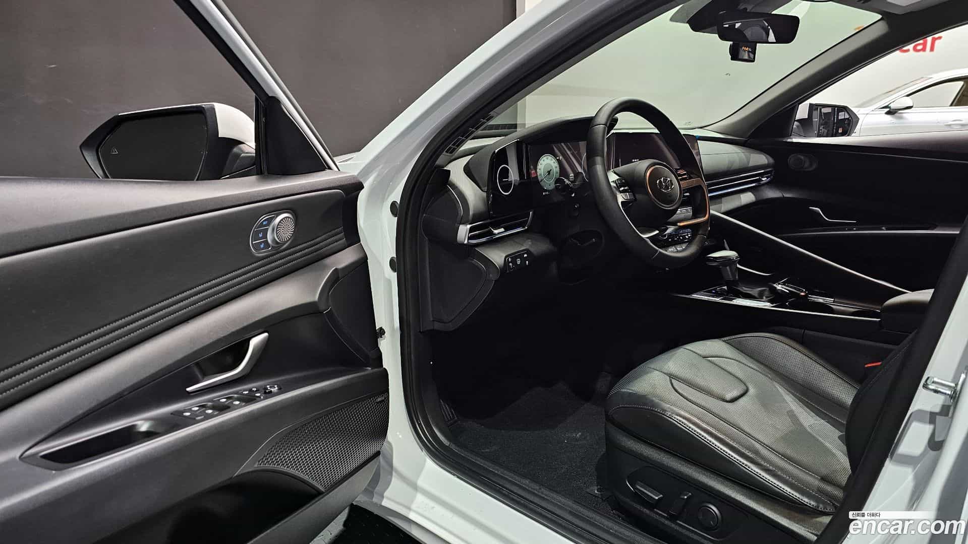 AVANTE Hyundai 2022.0-OPTION-015