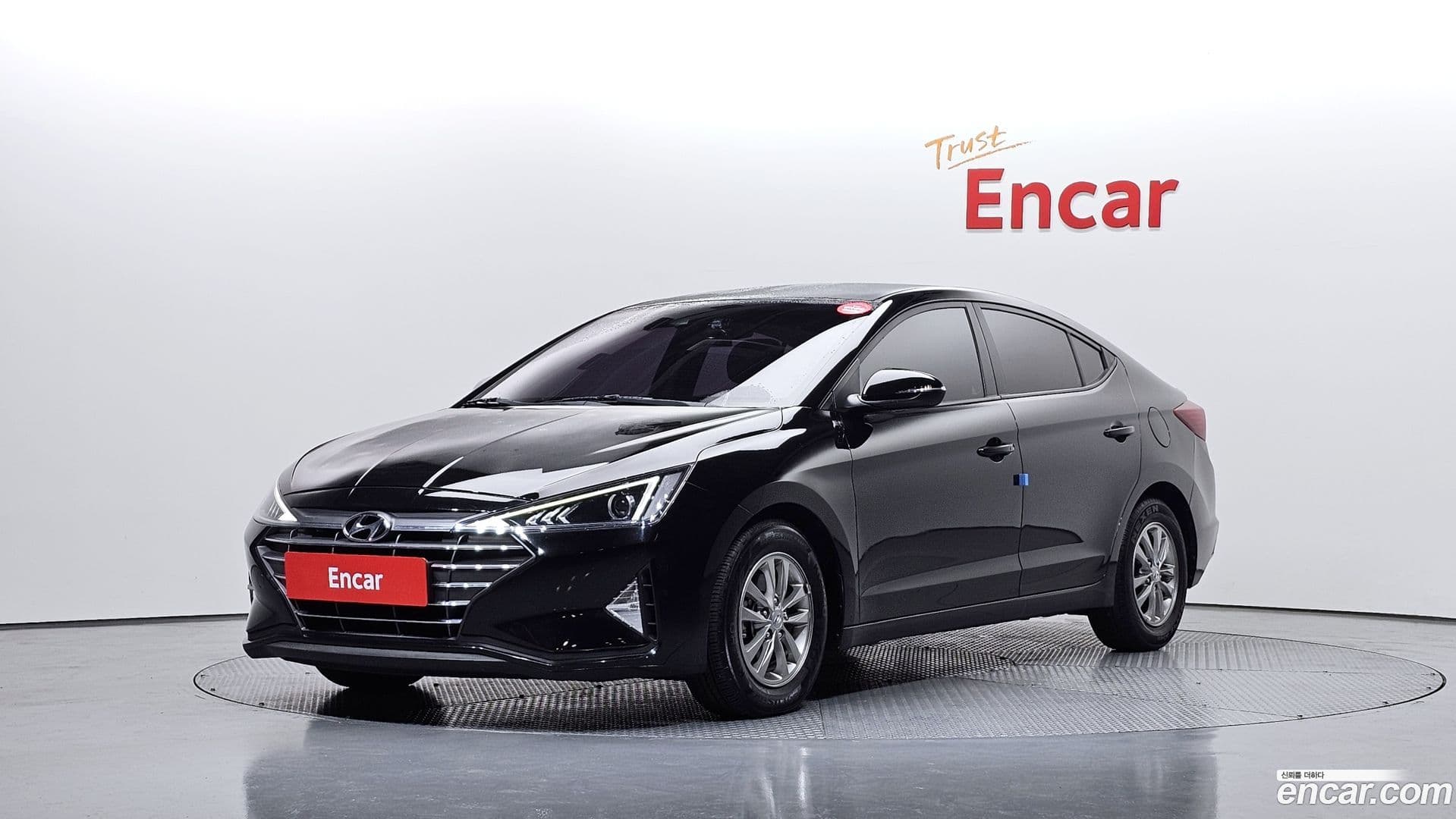 Main__Slider__Photo:AVANTE Hyundai 2019.6-0