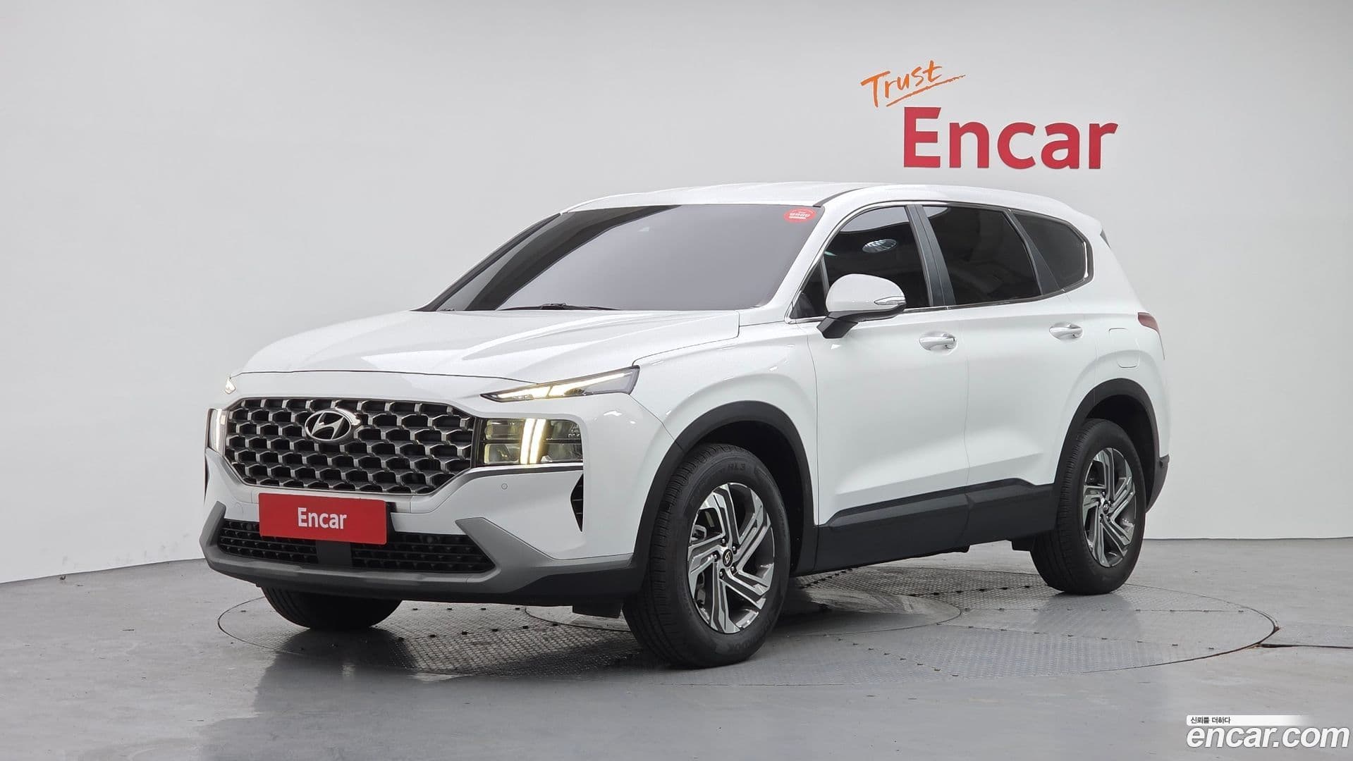 Main__Slider__Photo:Santafe Hyundai 2022.9-0