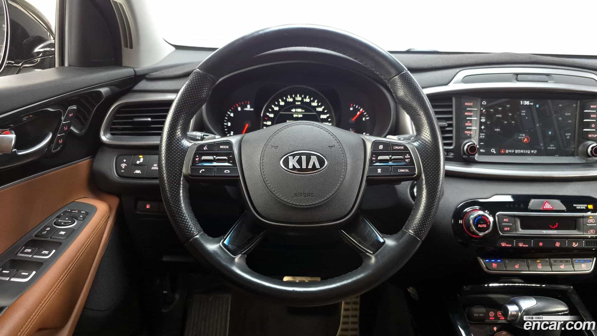 Sorento Kia 2018.6-OPTION-017