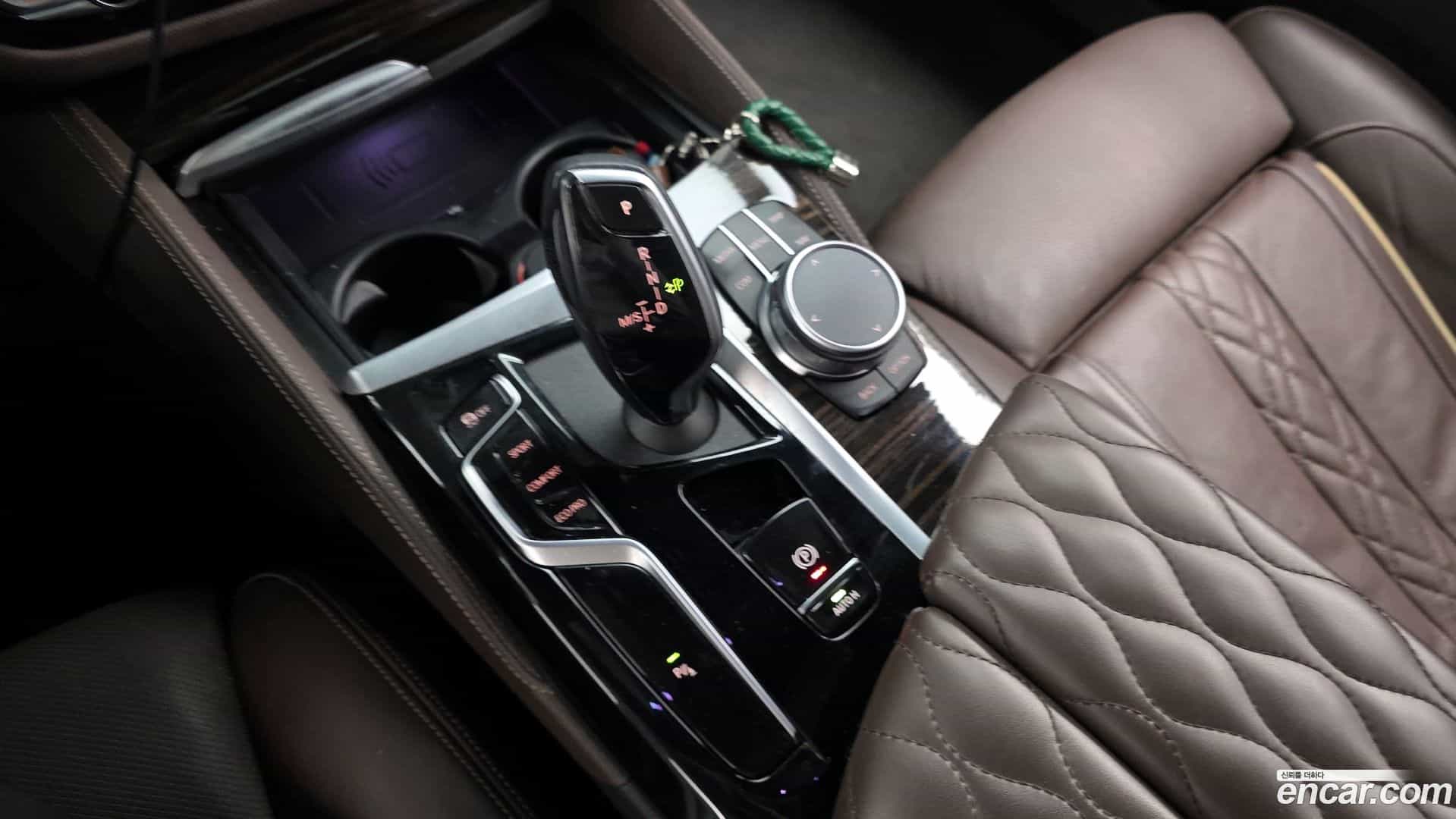 5-Series BMW 2022.1-INNER-009