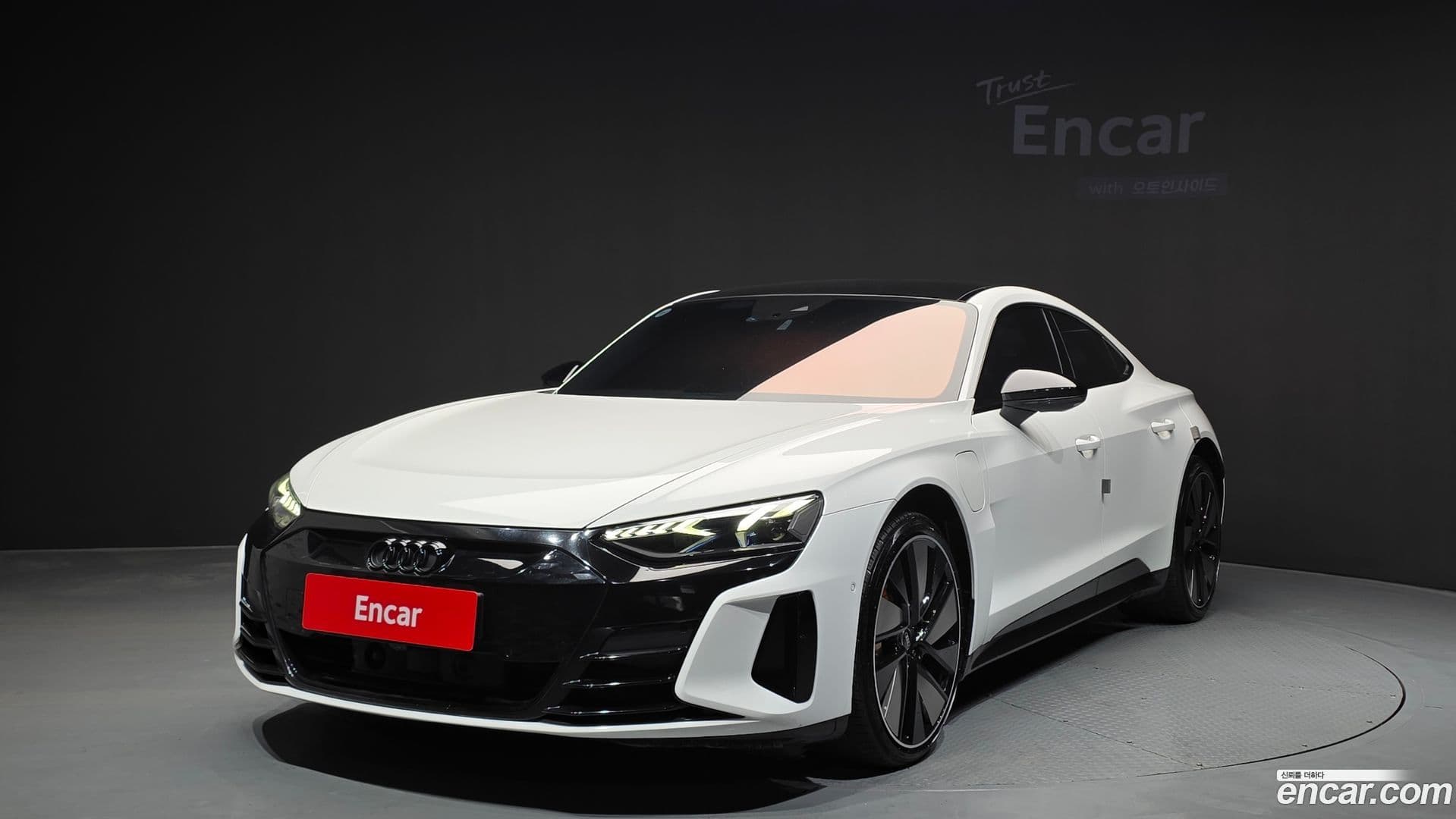Main__Slider__Photo:e-tron GT Audi 2021.11-0