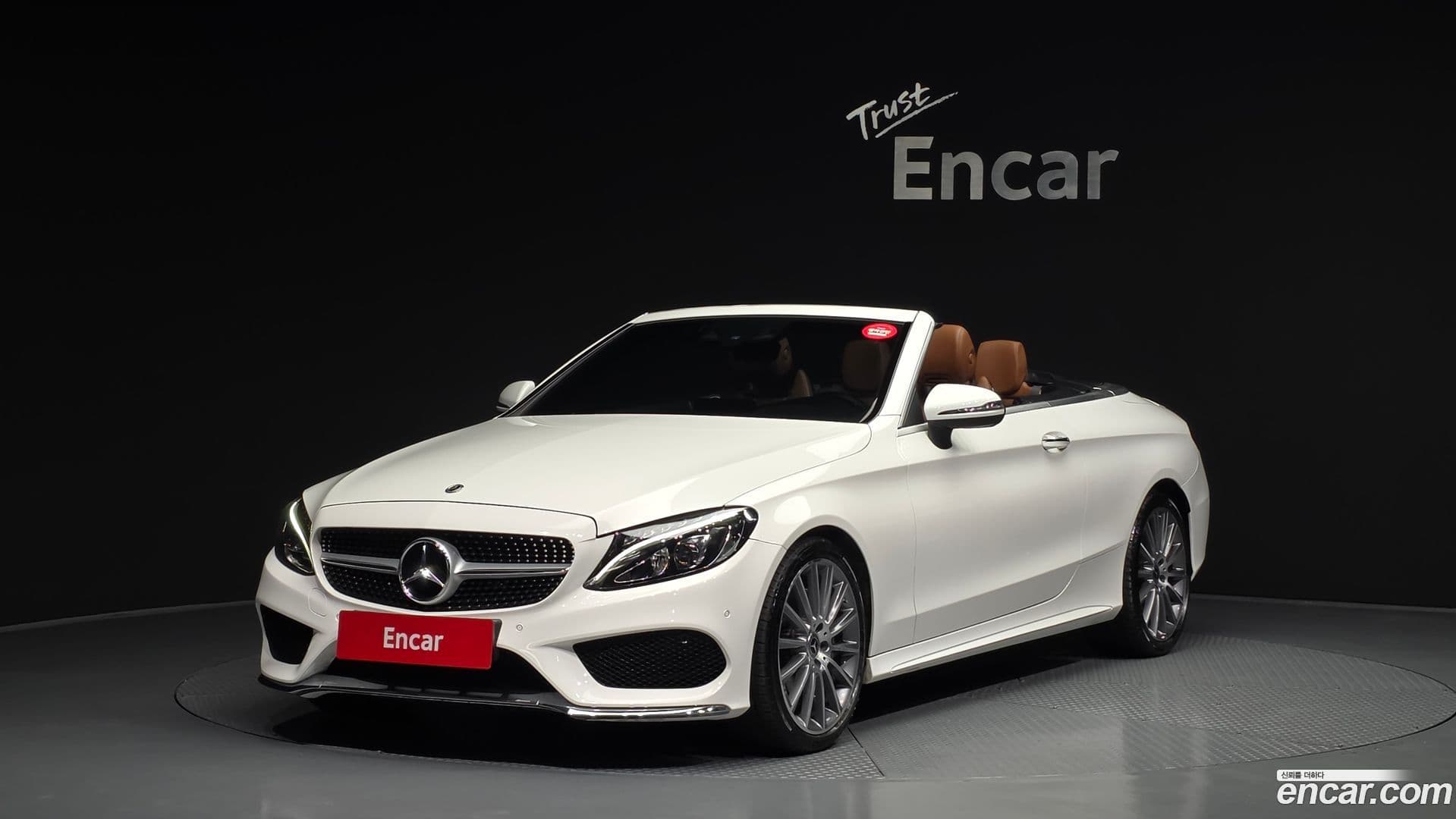 Main__Slider__Photo:C-Class Mercedes-Benz 2018.4-0