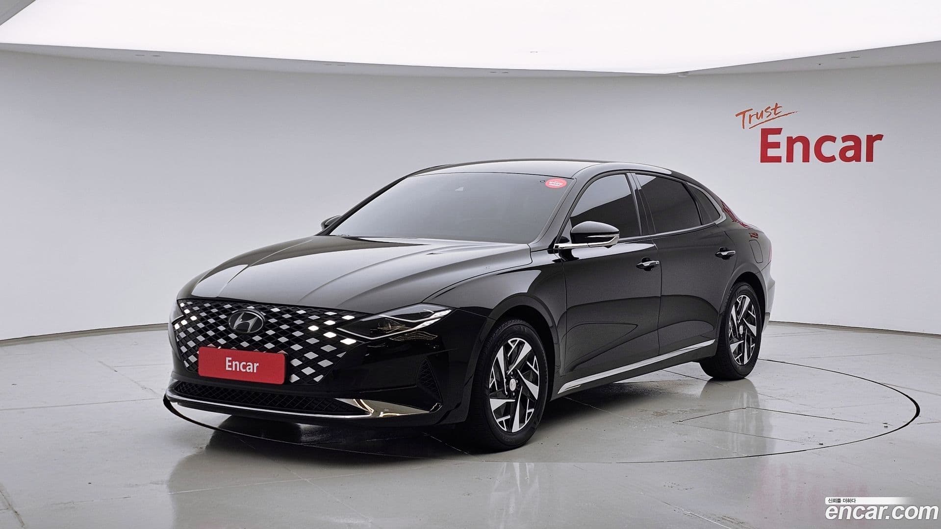Main__Slider__Photo:Grandeur Hyundai 2022.7-0
