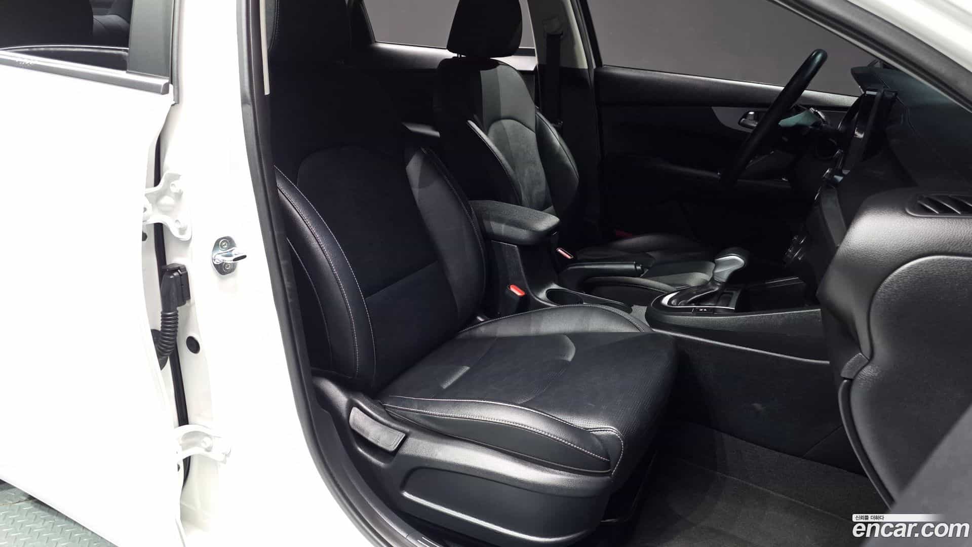 K3 Kia 2022.0-INNER-010