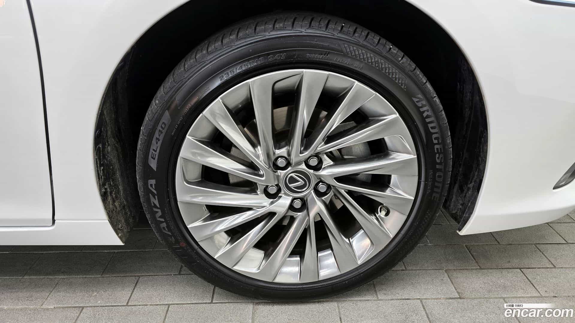 ES Lexus 2023.7-OUTER-005