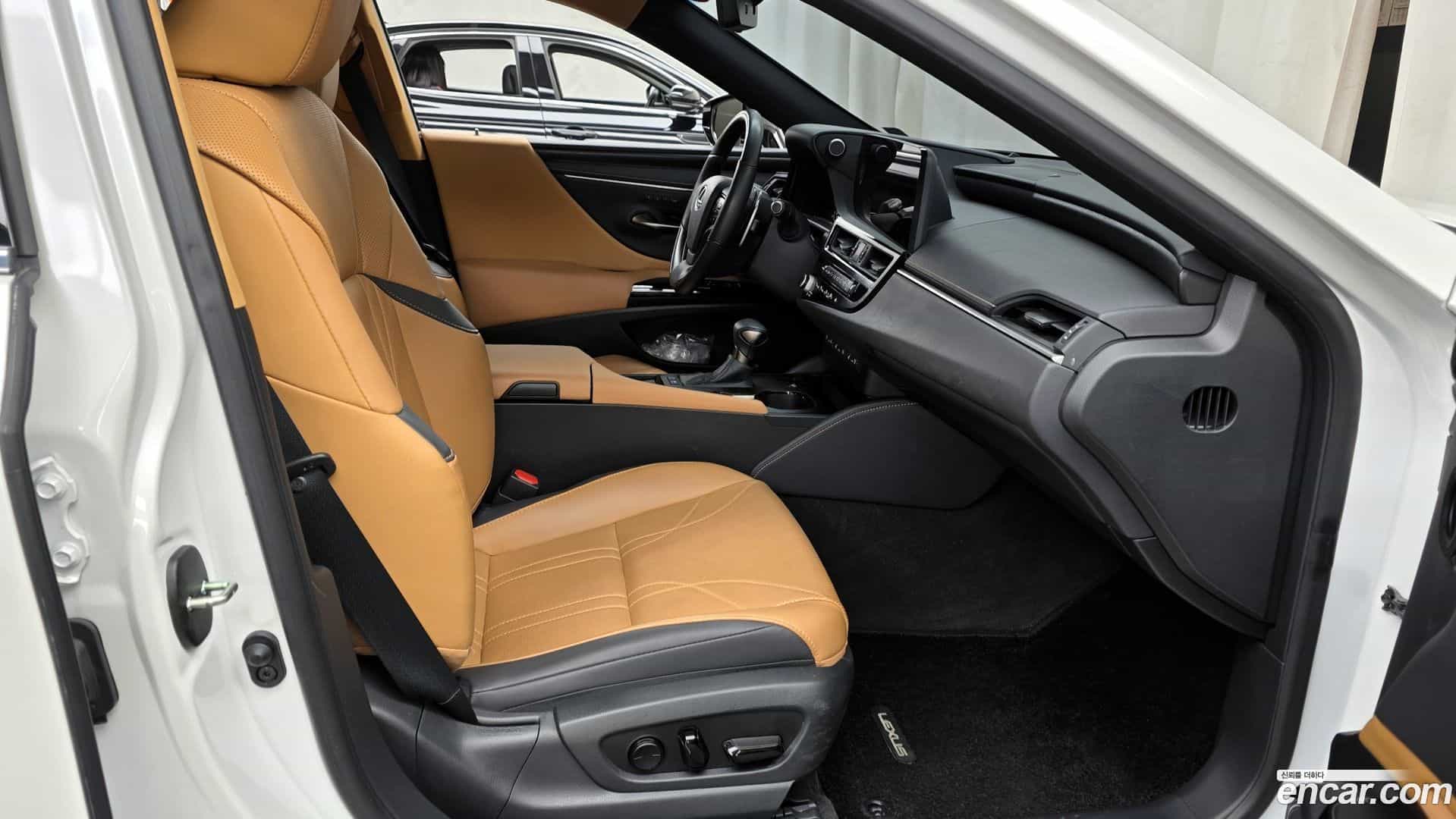 ES Lexus 2023.7-OPTION-015