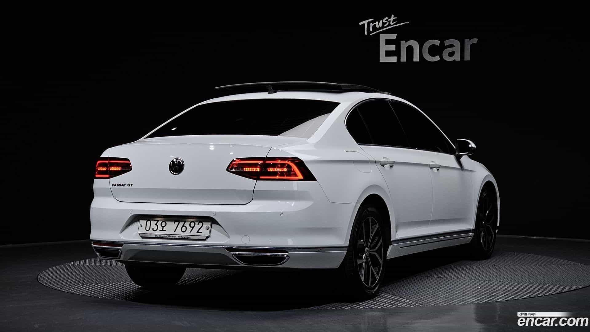 Passat Volkswagen 2018.4-OUTER-002