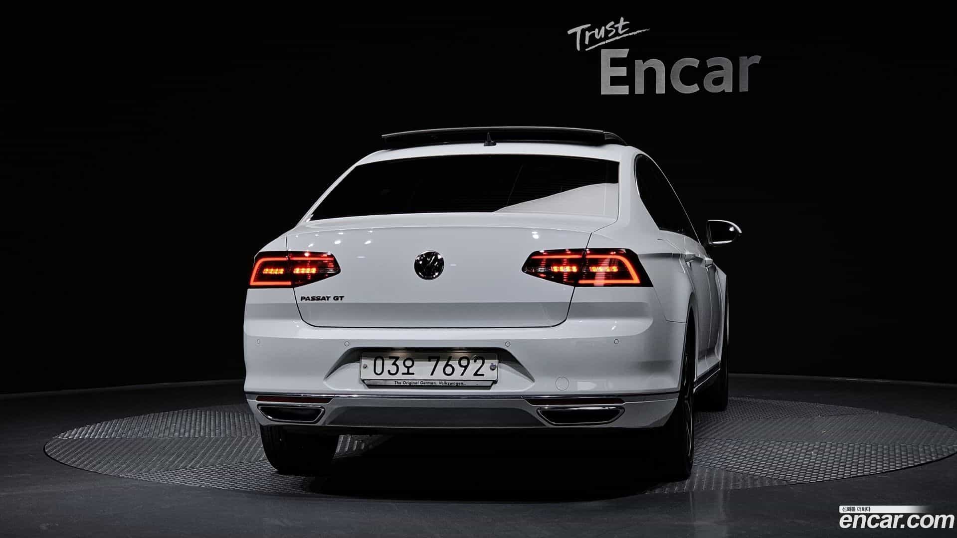 Passat Volkswagen 2018.4-OUTER-004