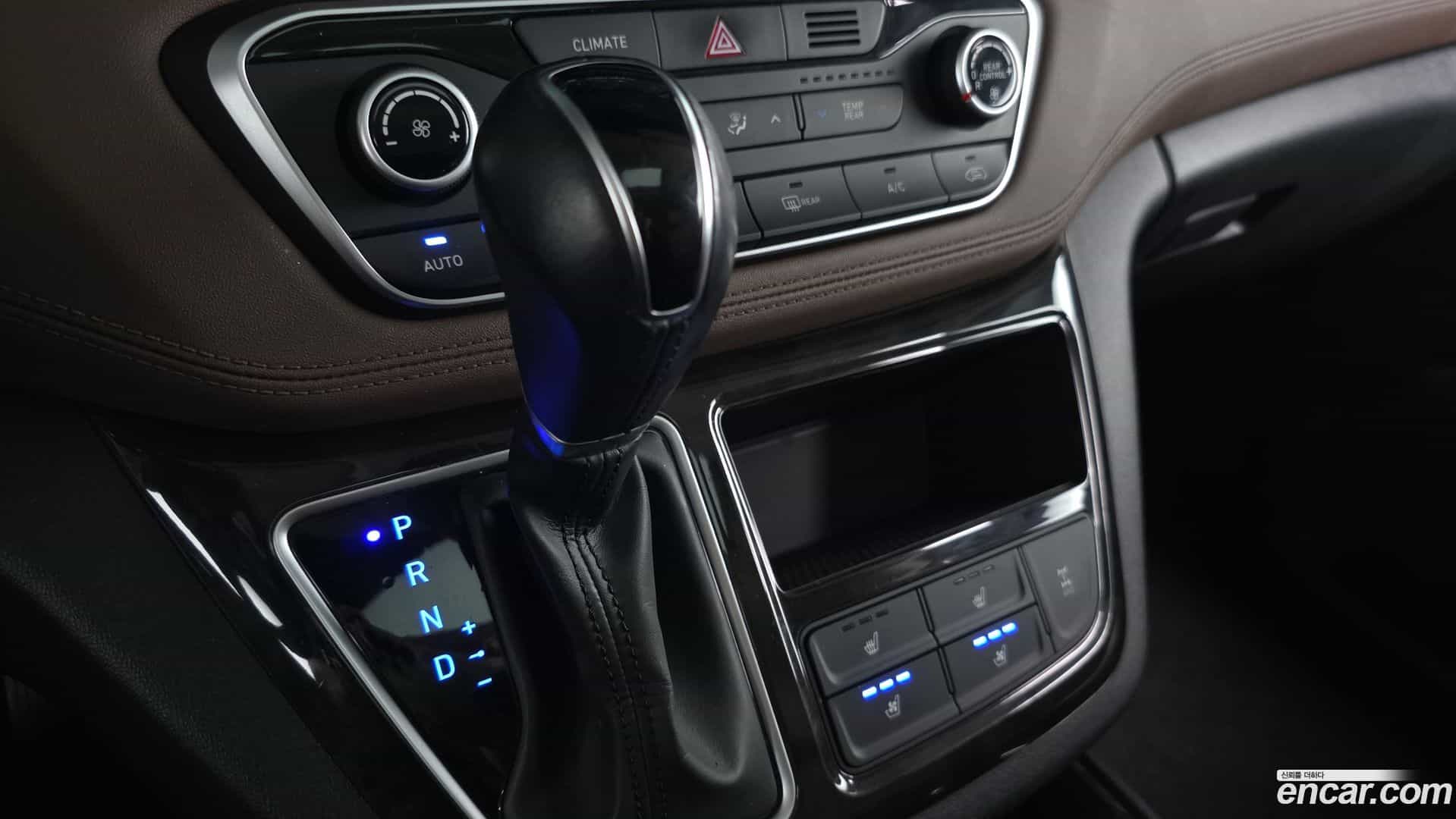 Starex Hyundai 2018.4-INNER-009