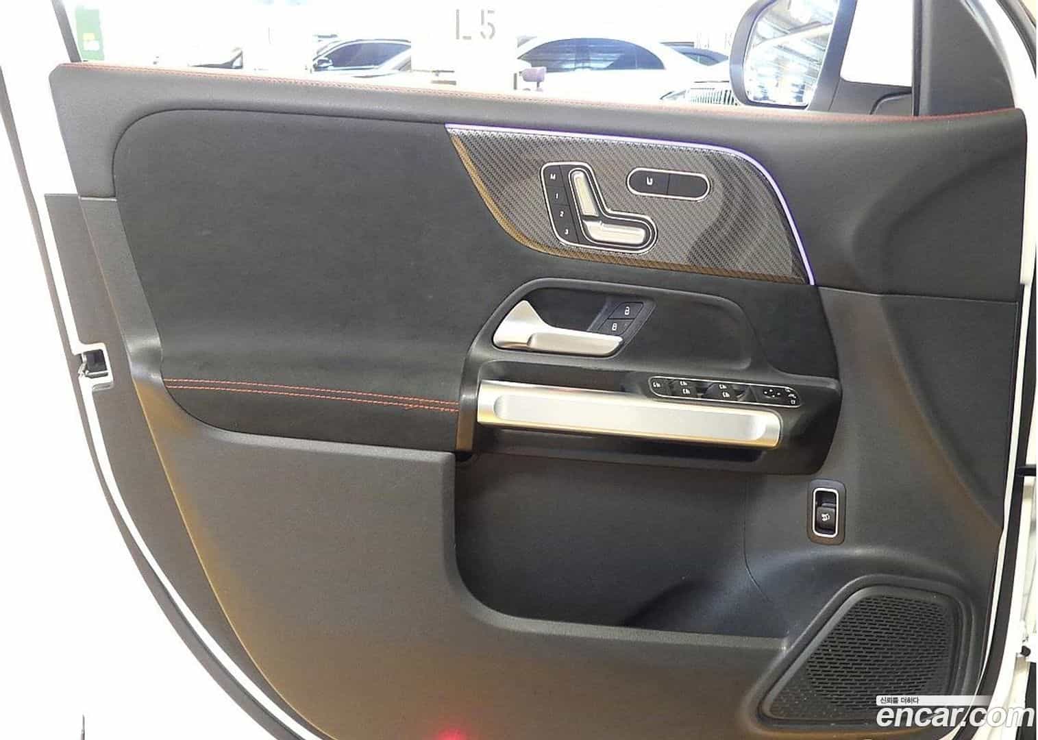 GLB-Class Mercedes-Benz 2023.1-OPTION-015
