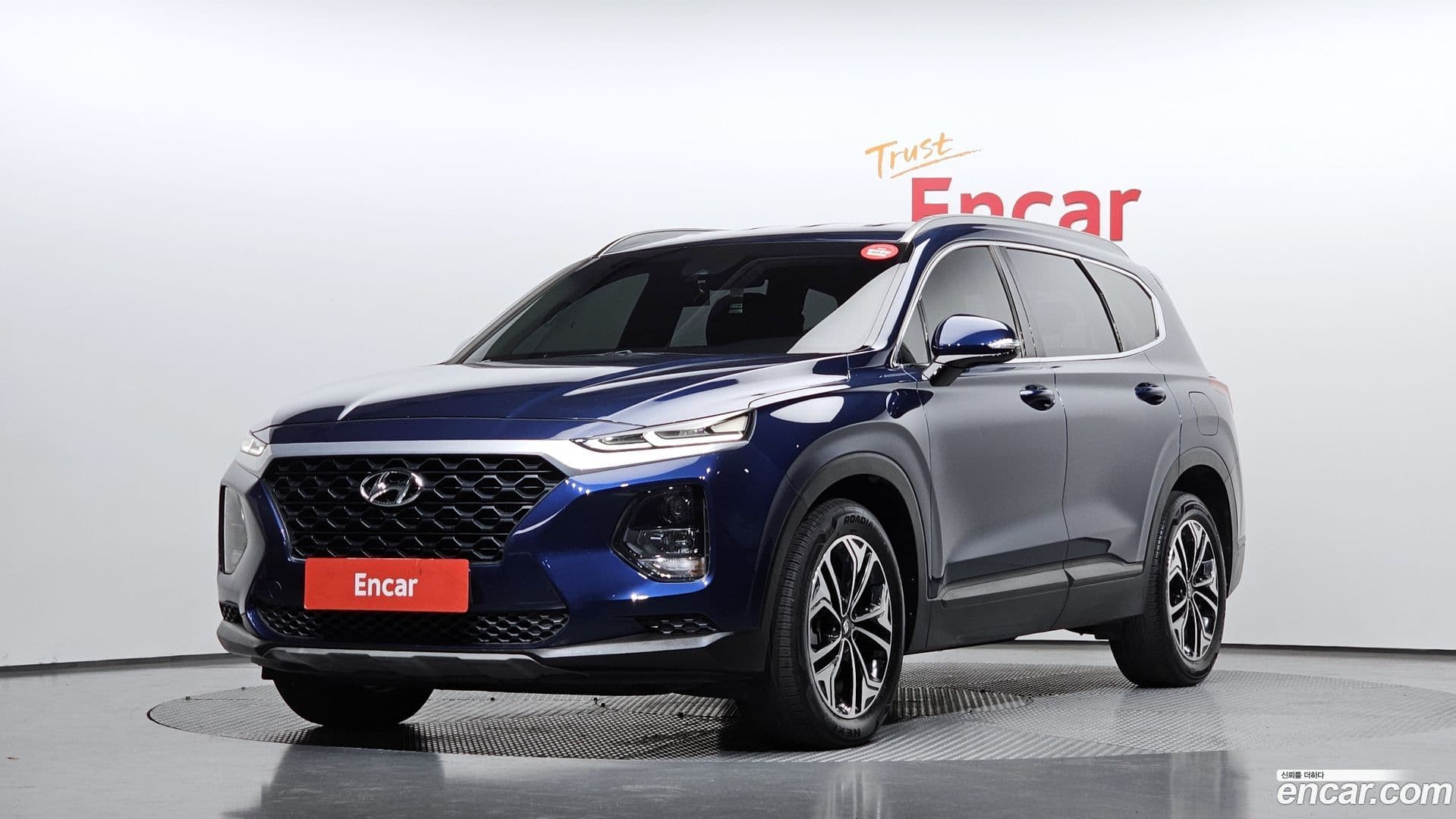 Main__Slider__Photo:Santafe Hyundai 2018.4-0