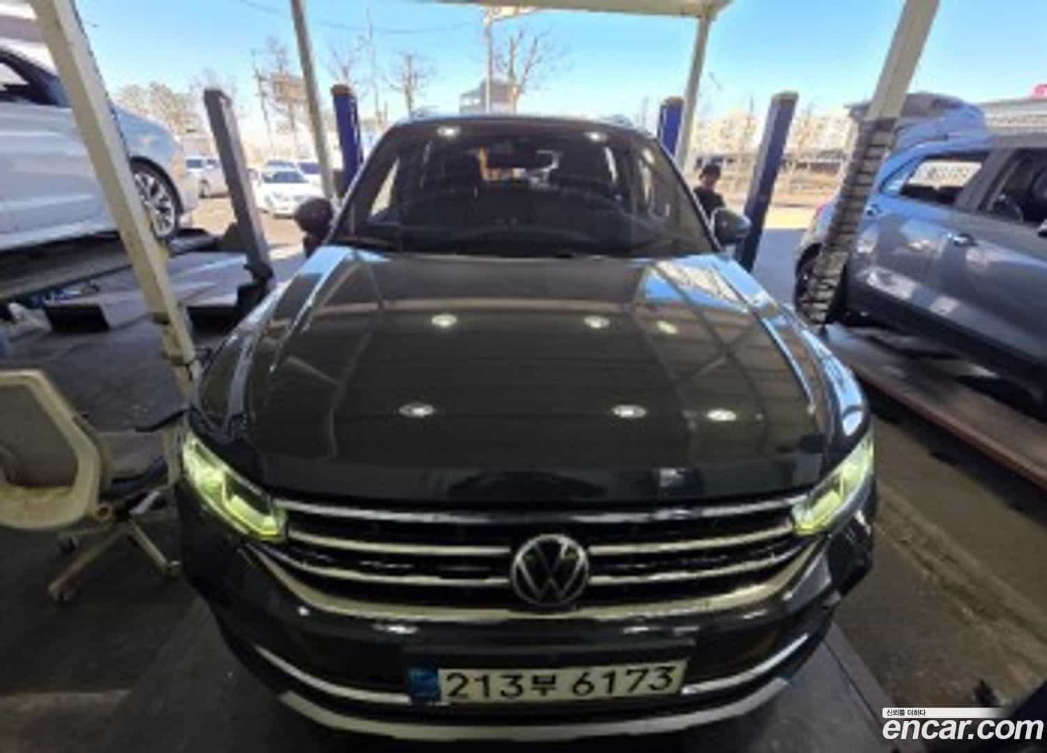 Tiguan Volkswagen 2021.6-OUTER-001