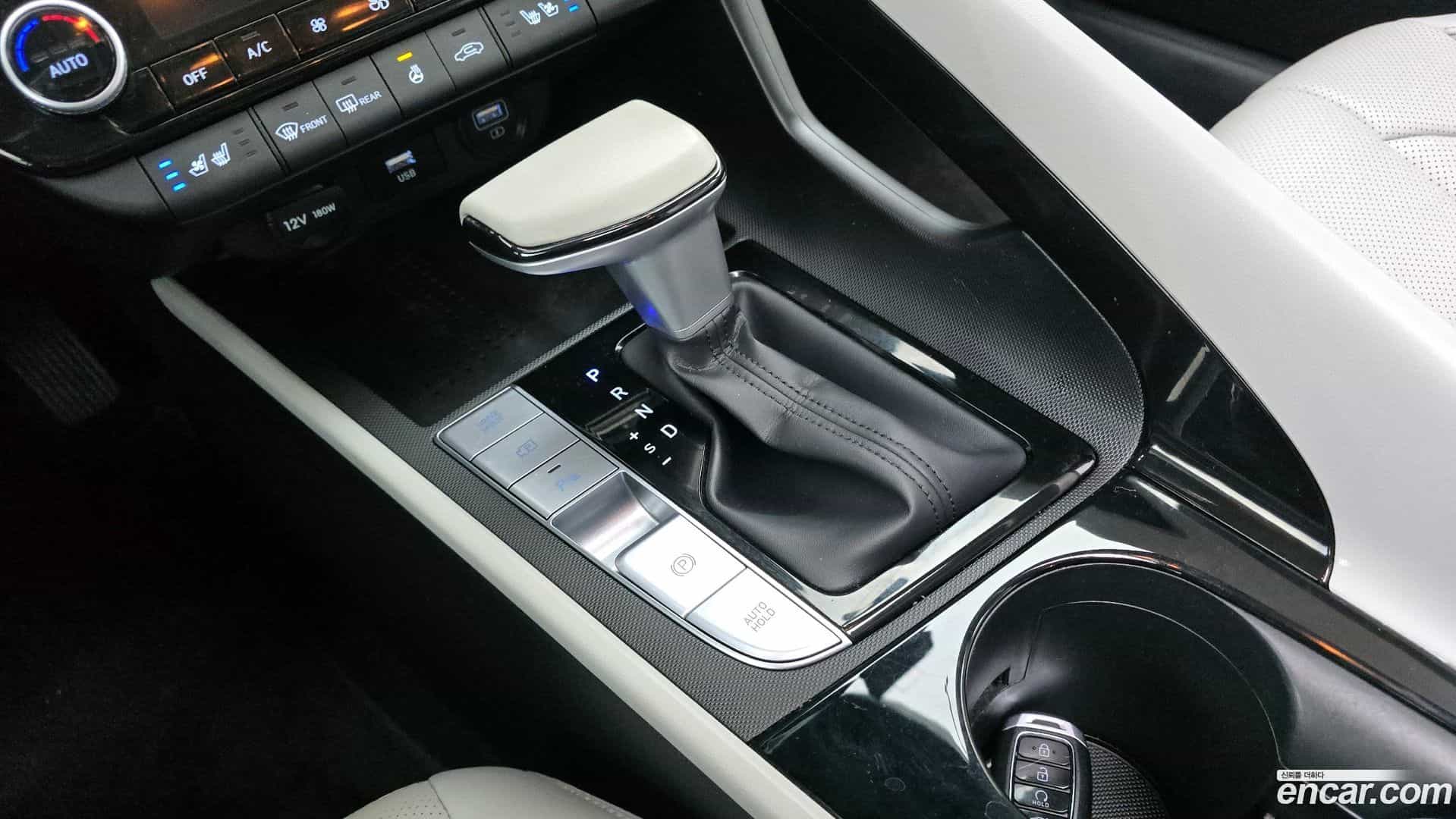 AVANTE Hyundai 2022.0-INNER-009