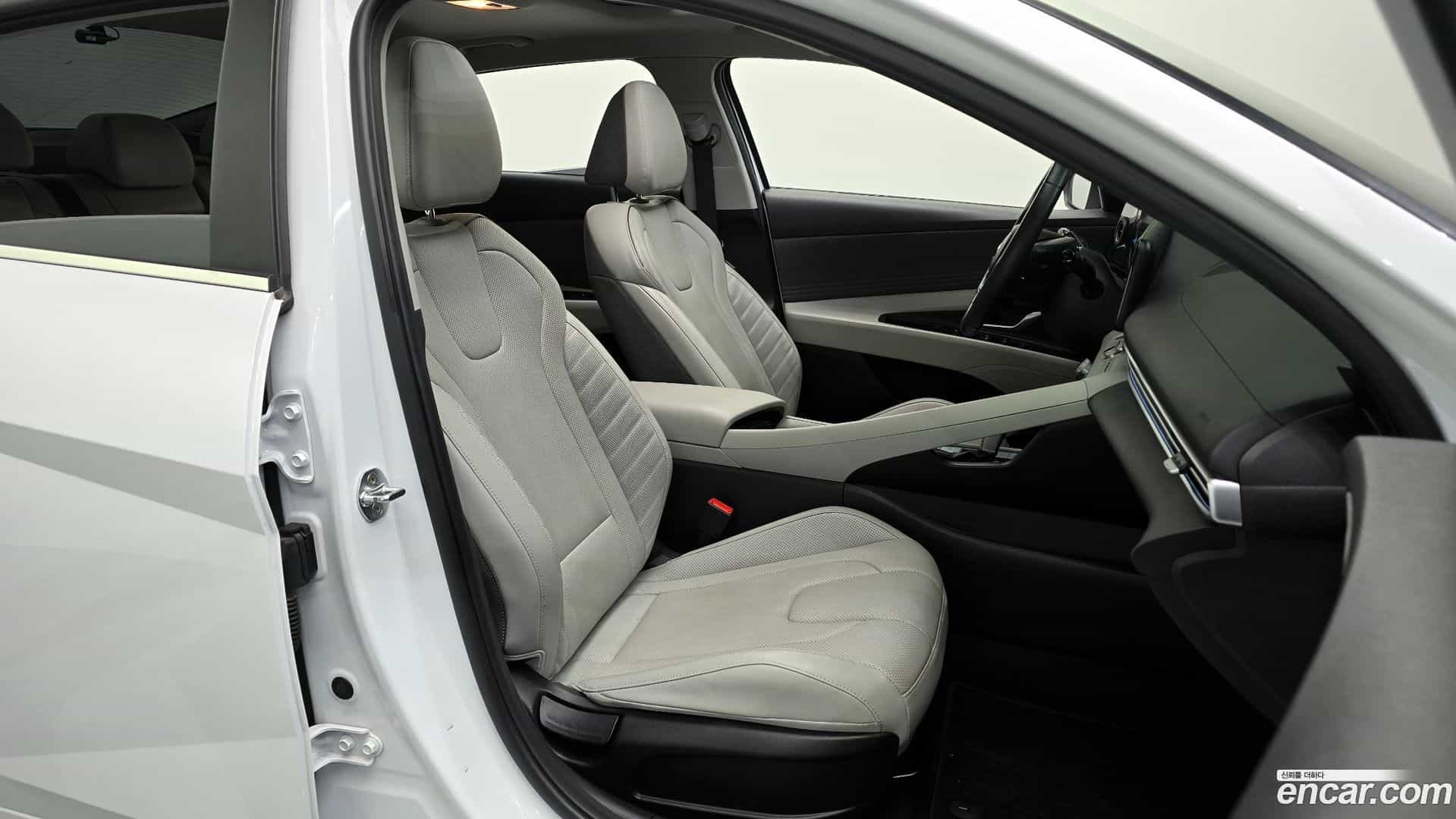 AVANTE Hyundai 2022.0-INNER-010