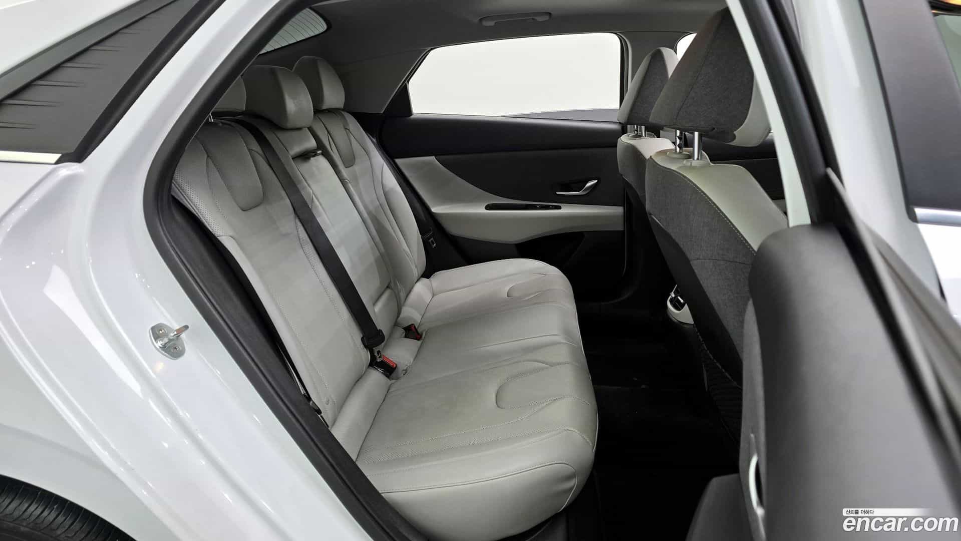 AVANTE Hyundai 2022.0-OPTION-016