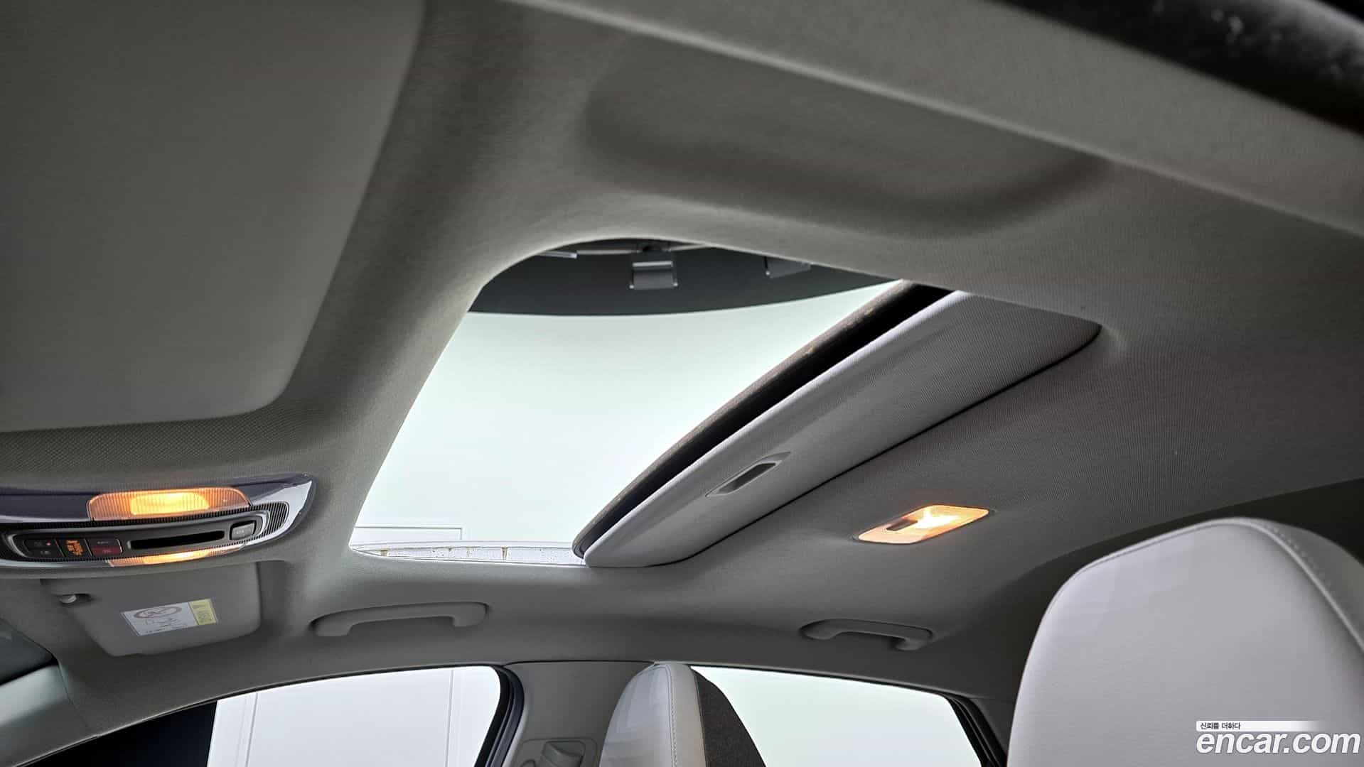 AVANTE Hyundai 2022.0-OPTION-024