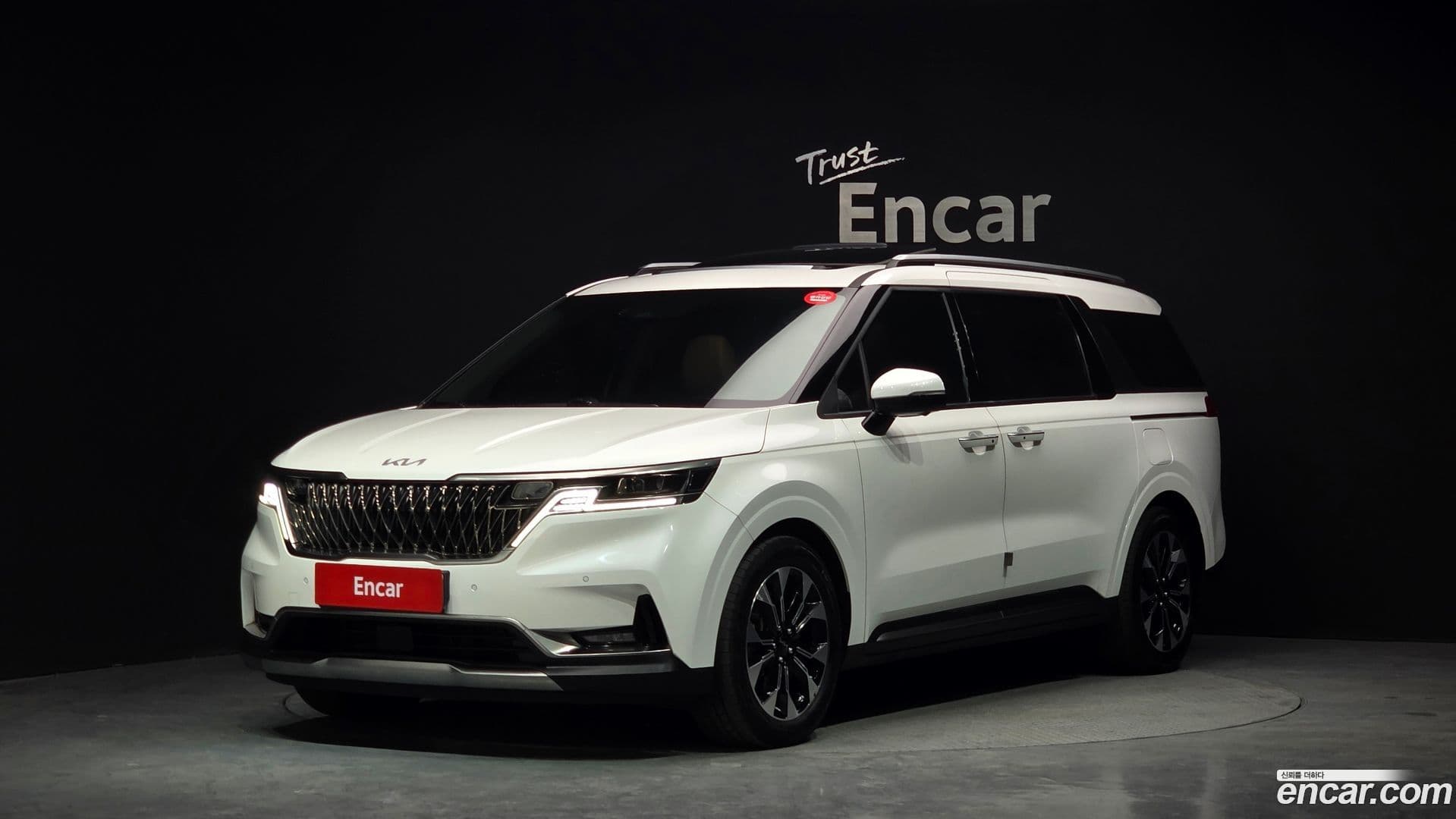Main__Slider__Photo:Canival Kia 2022.6-0