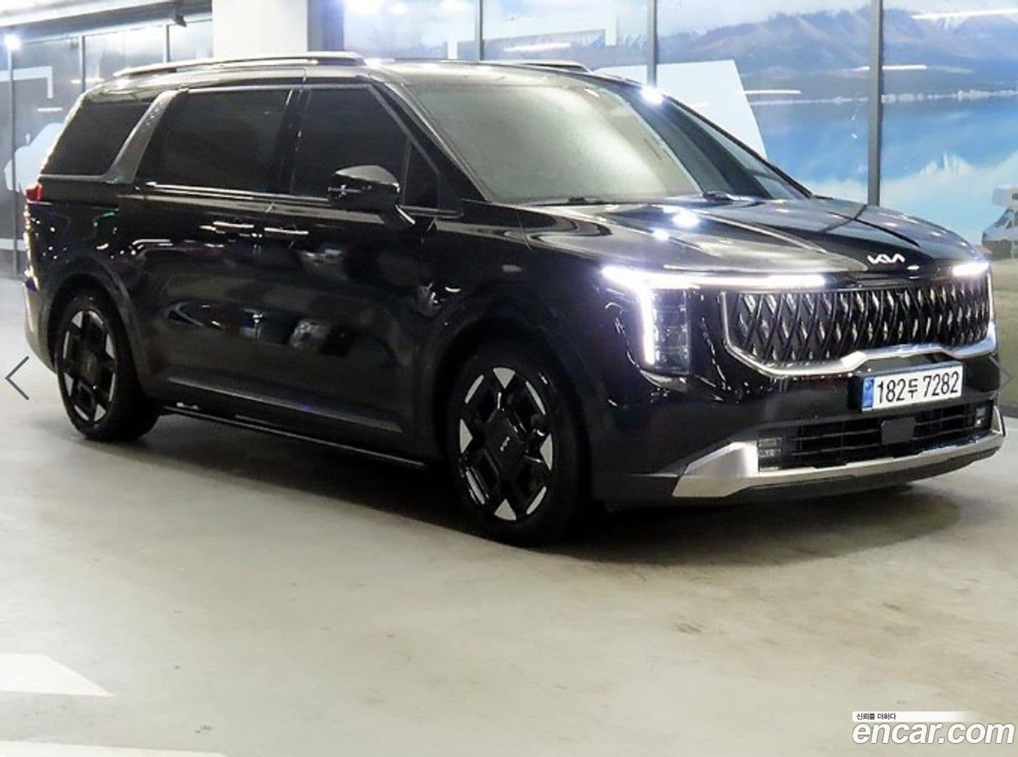 Main__Slider__Photo:Canival Kia 2024.3-0