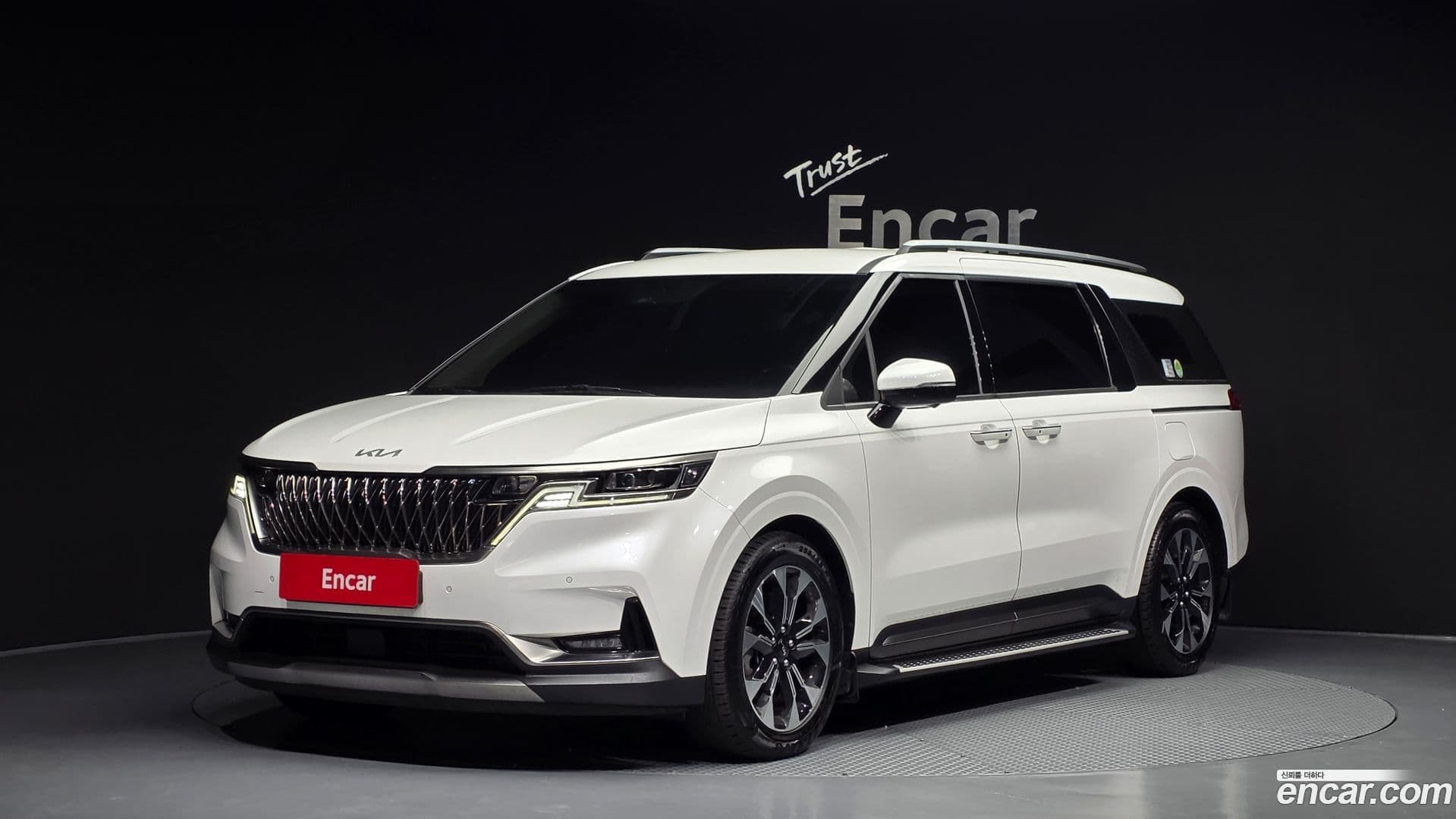 Main__Slider__Photo:Canival Kia 2022.4-0