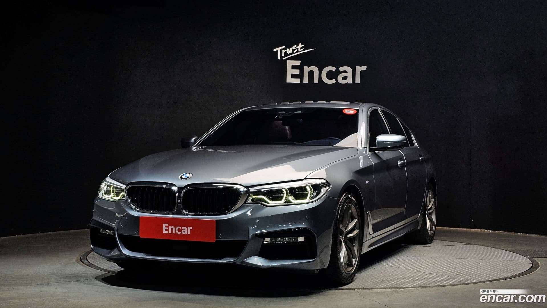 Main__Slider__Photo:5-Series BMW 2017.9-0