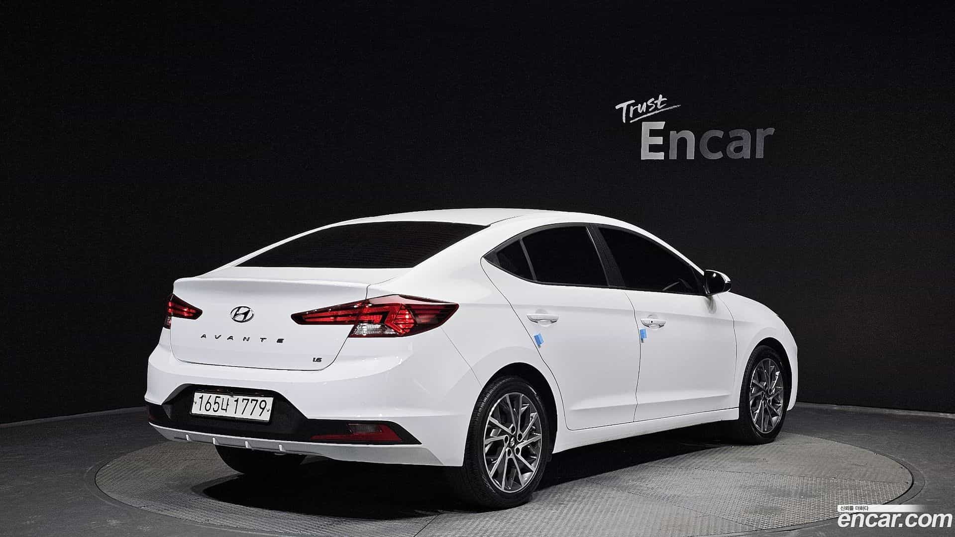 AVANTE Hyundai 2019.8-OUTER-002