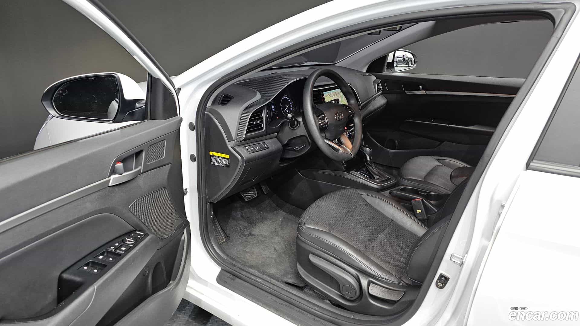 AVANTE Hyundai 2019.8-INNER-010
