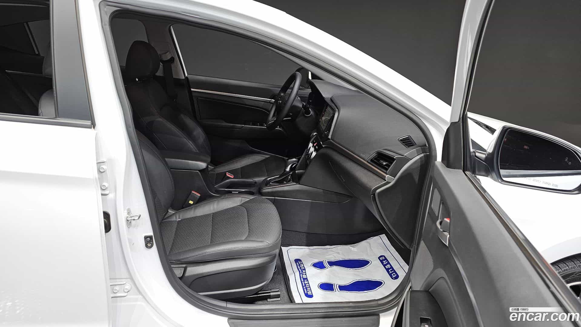 AVANTE Hyundai 2019.8-OPTION-016