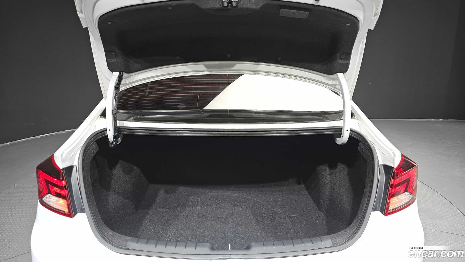 AVANTE Hyundai 2019.8-OPTION-024